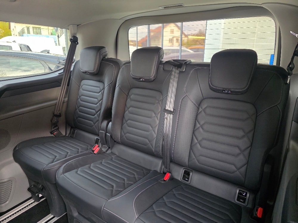 FORD Tourneo Bus 320 L1H1 TitaniumX Automat-image-10