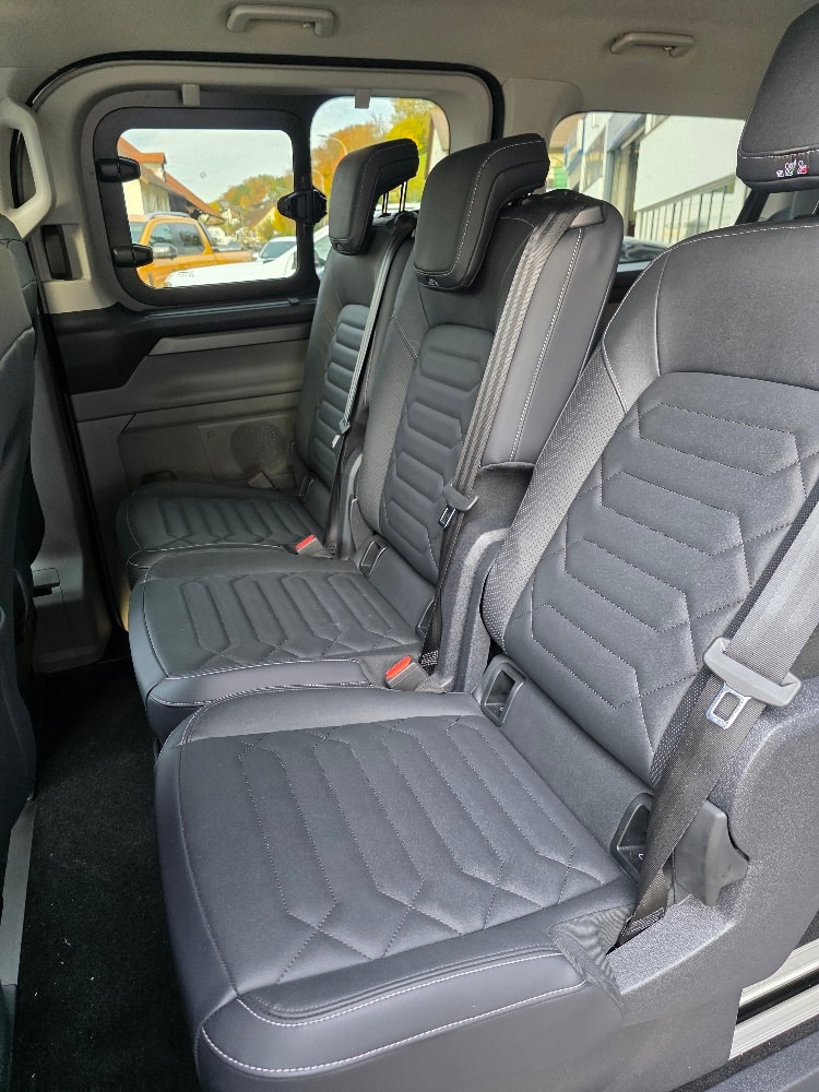 FORD Tourneo Bus 320 L1H1 TitaniumX Automat-image-11