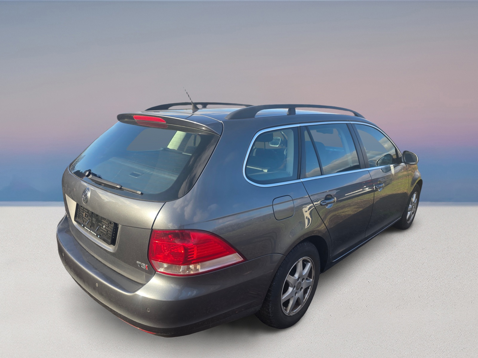 VW Golf Variant 1.4 TSI Trendline DSG-image-7