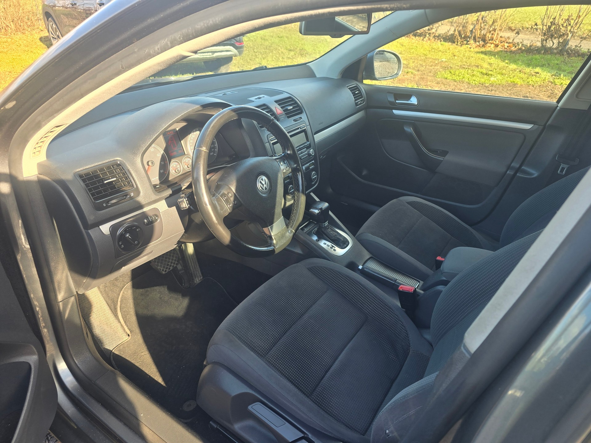 VW Golf Variant 1.4 TSI Trendline DSG-image-8
