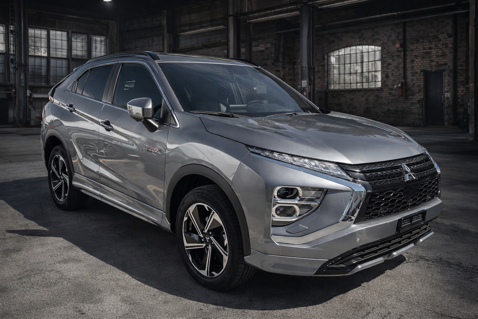 MITSUBISHI Eclipse Cross 2.4 PHEV Diamond 4WD-image-1