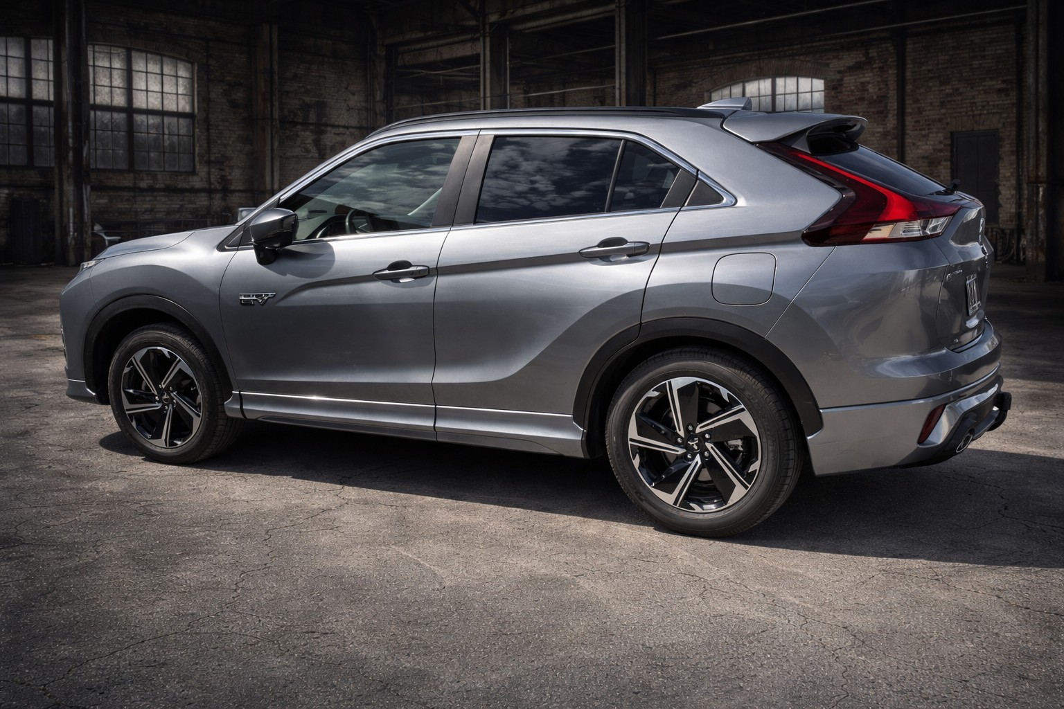 MITSUBISHI Eclipse Cross 2.4 PHEV Diamond 4WD-image-3