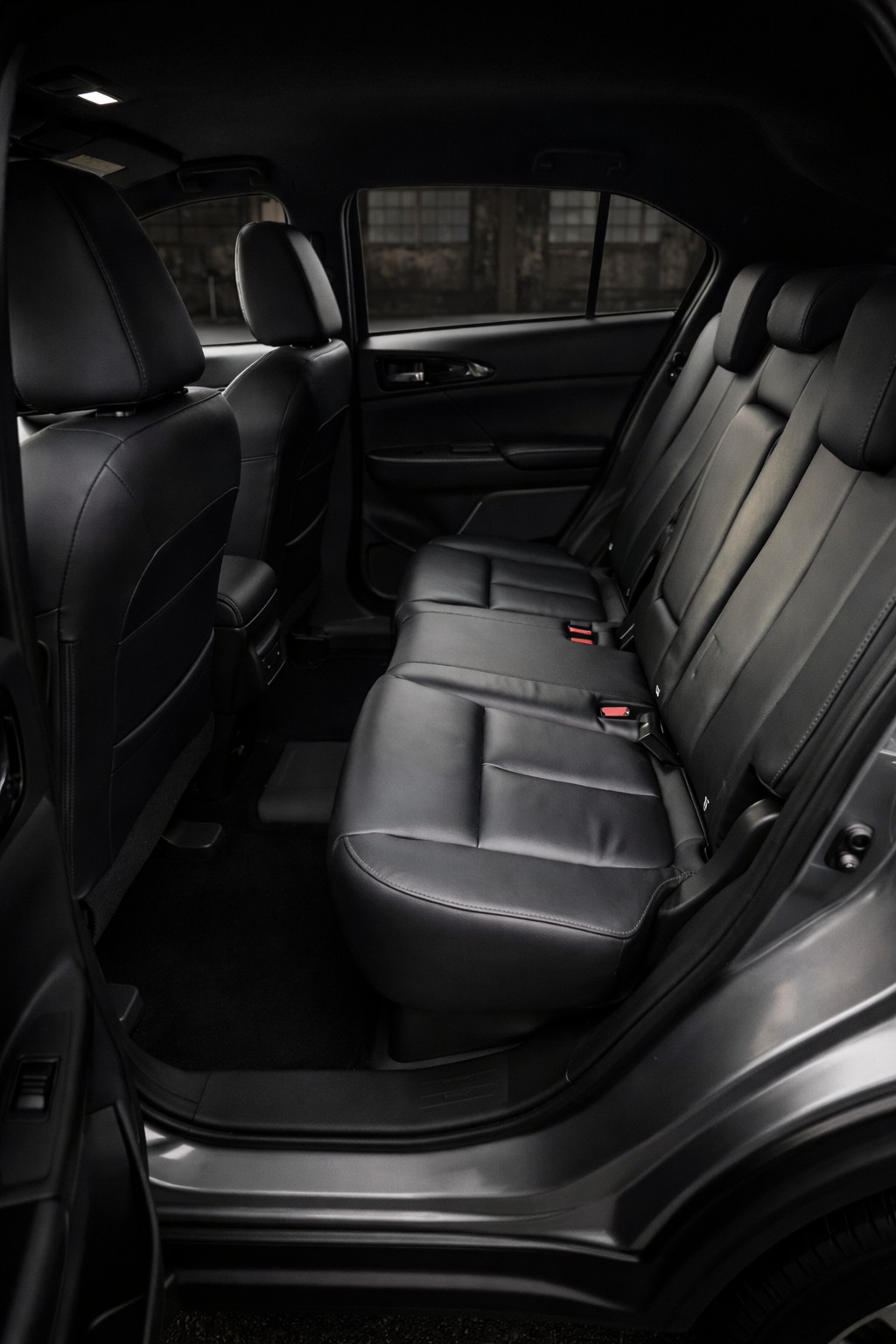 MITSUBISHI Eclipse Cross 2.4 PHEV Diamond 4WD-image-8