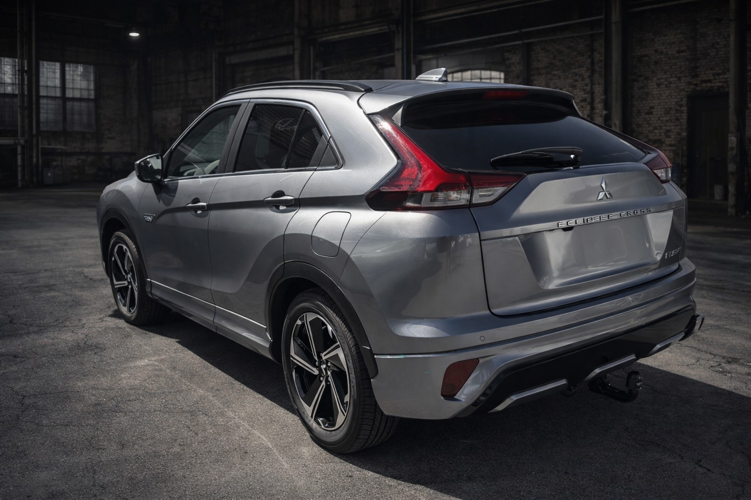MITSUBISHI Eclipse Cross 2.4 PHEV Diamond 4WD-image-2