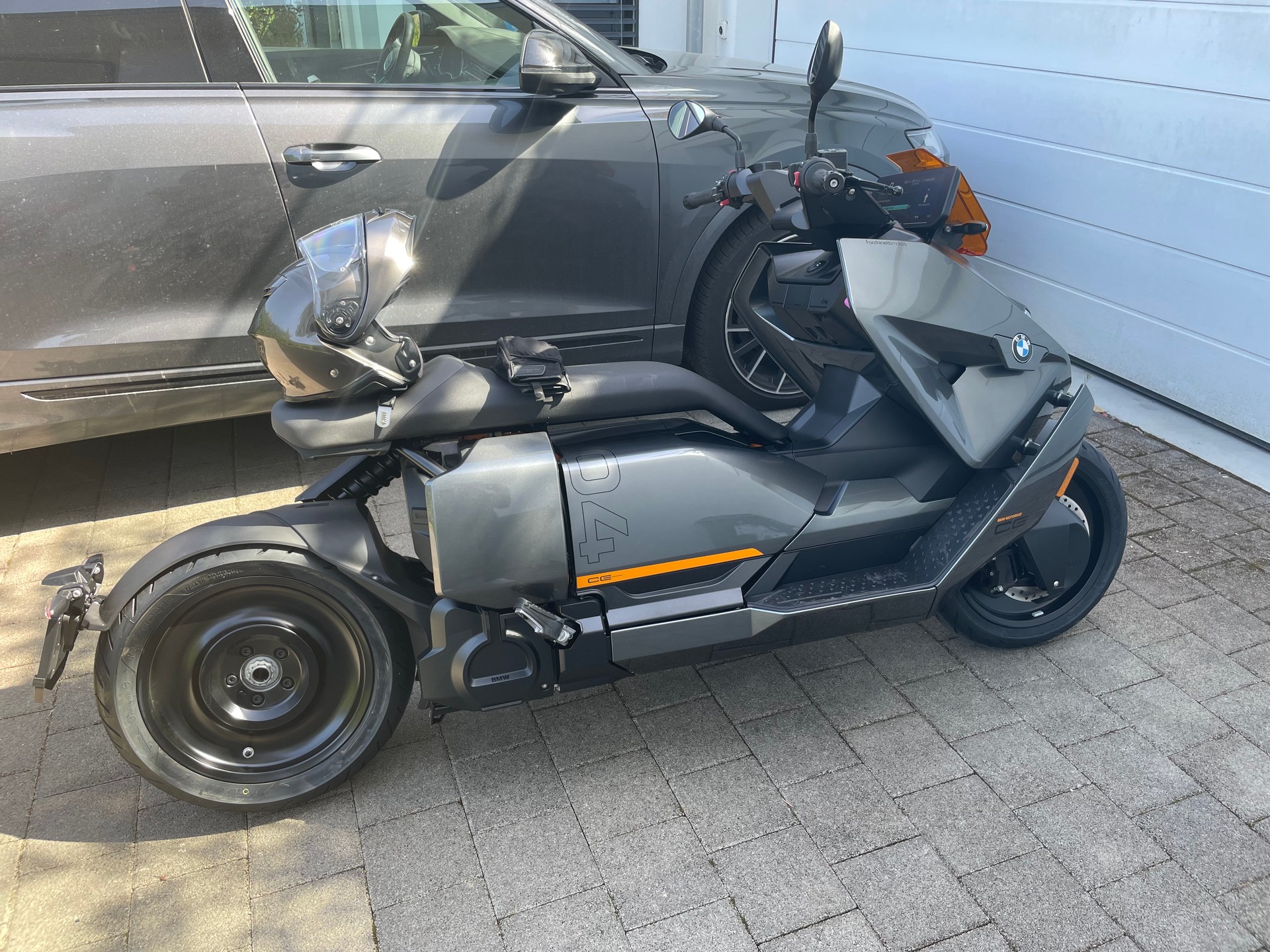 BMW CE 04-image-0