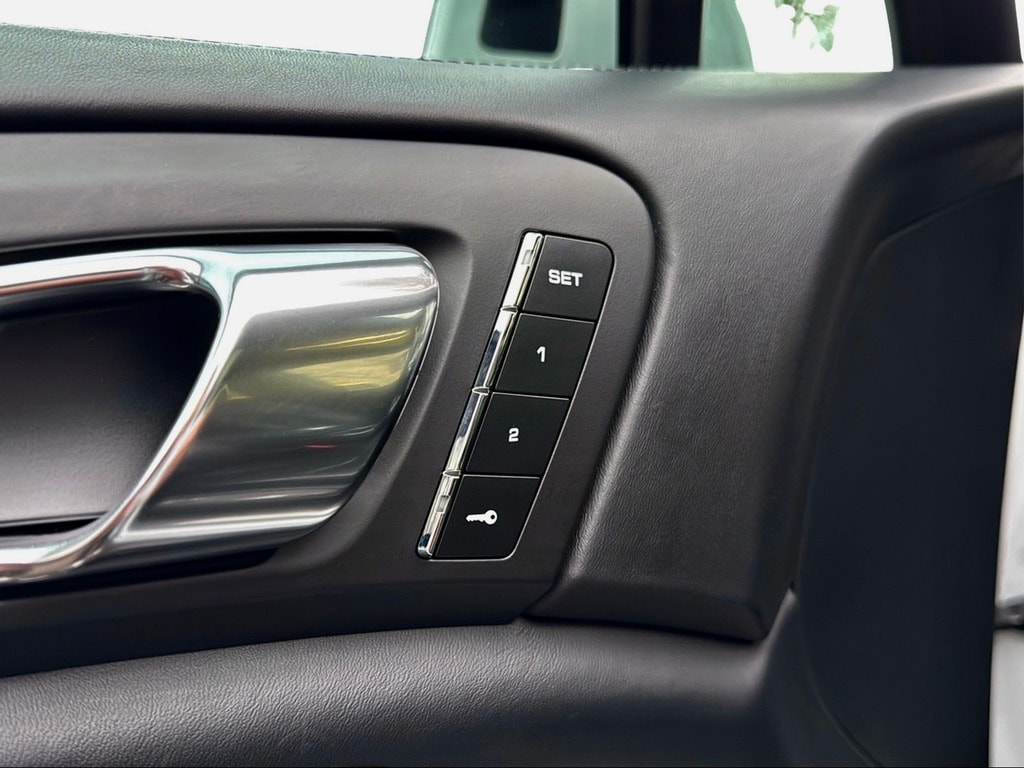 PORSCHE Cayenne S Diesel-image-16