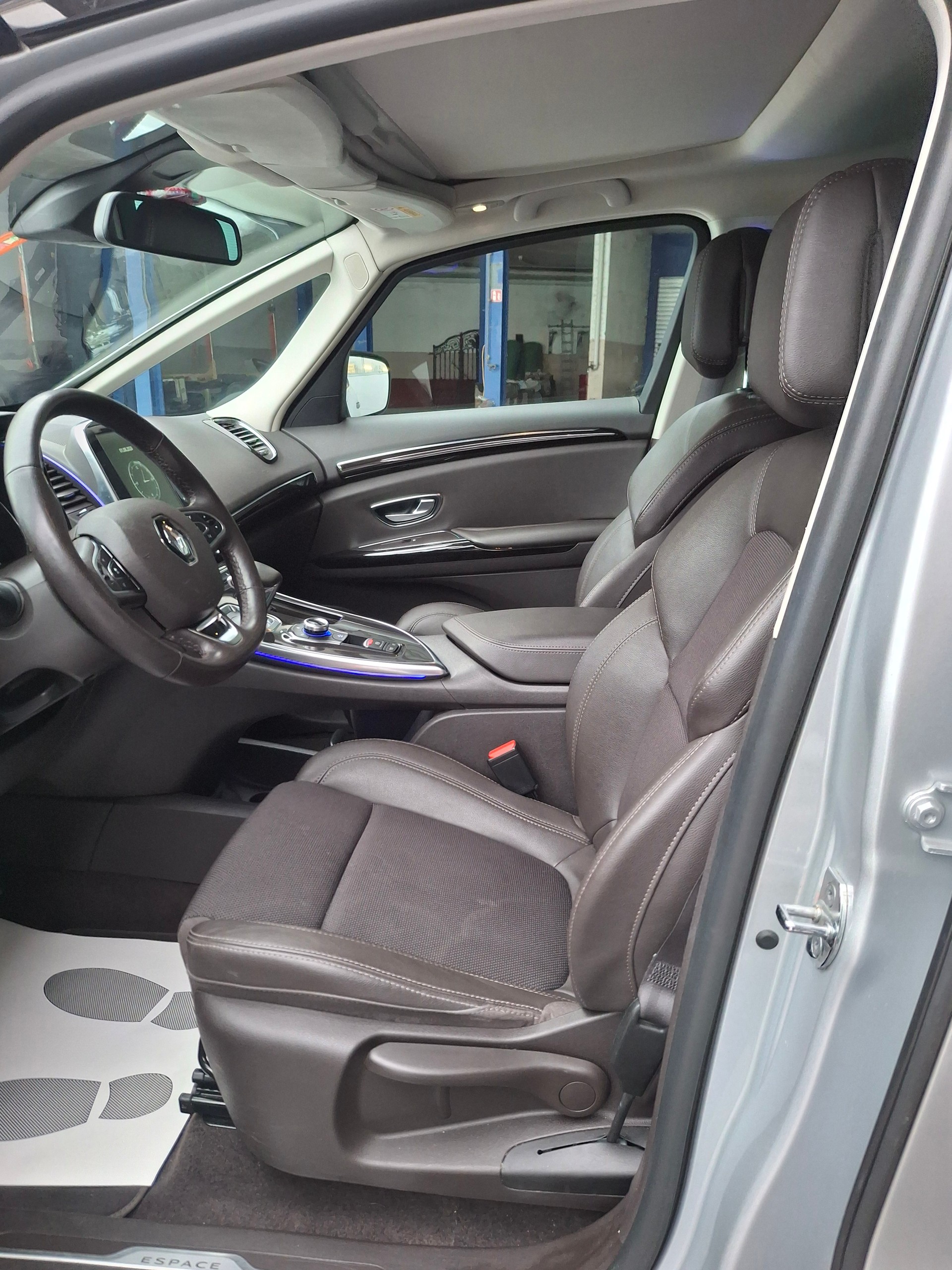 RENAULT Espace 1.6 TCe Swiss Edition EDC-image-15