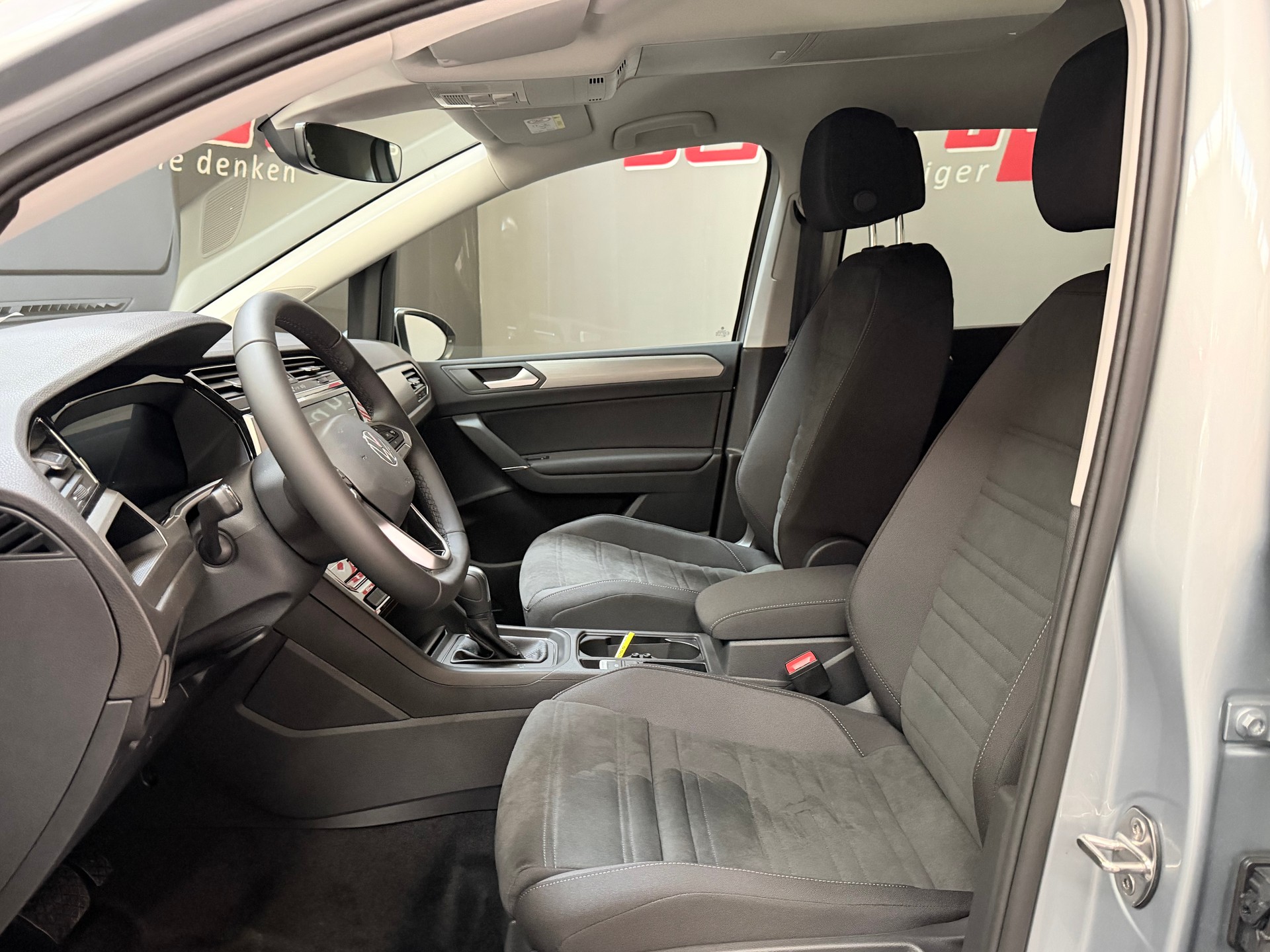 VW Touran 1.5 TSI EVO Comfortline DSG-image-10