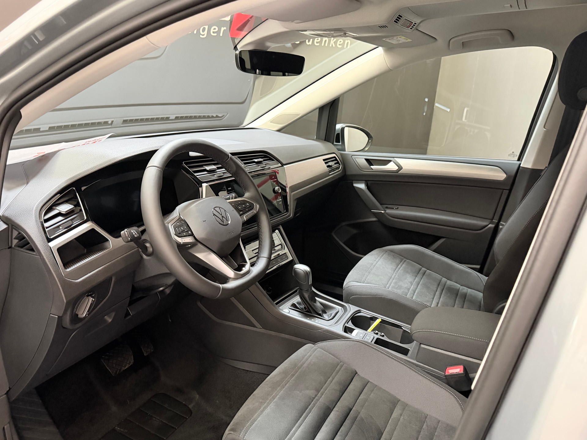 VW Touran 1.5 TSI EVO Comfortline DSG-image-12