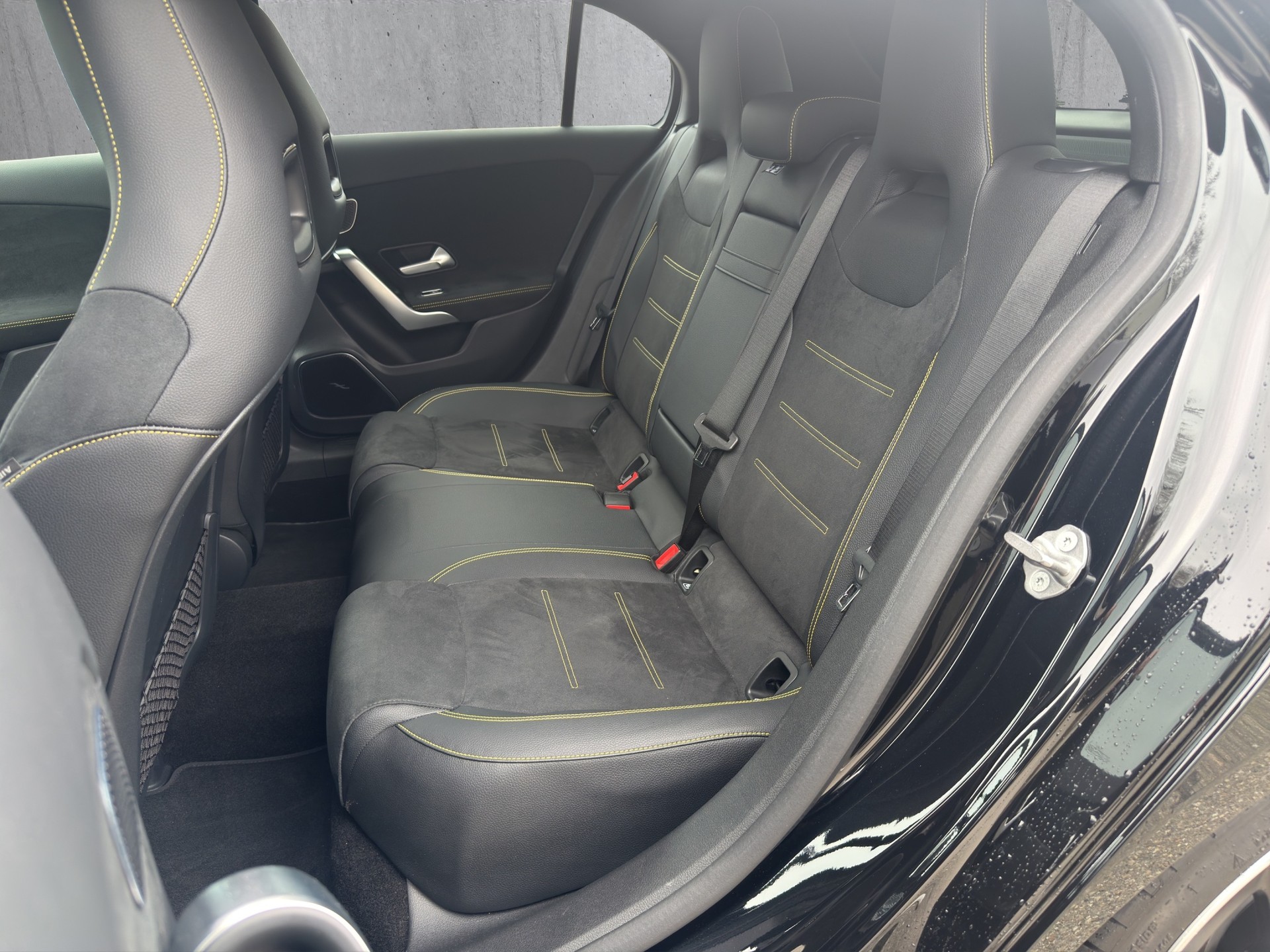 MERCEDES-BENZ A 45 S AMG 4Matic+ Speedshift-image-10