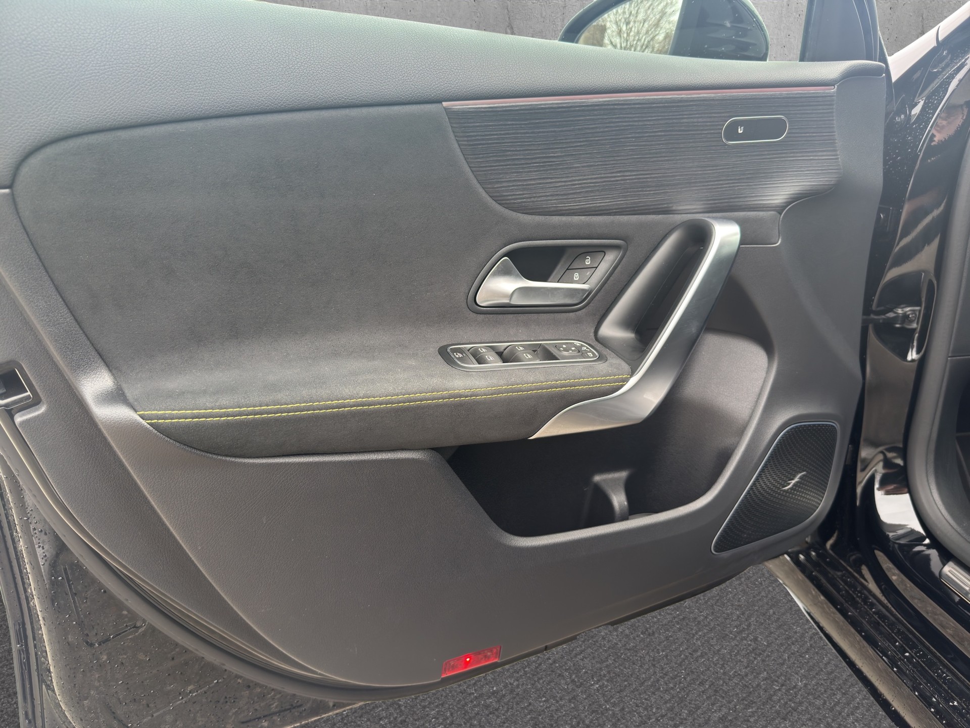 MERCEDES-BENZ A 45 S AMG 4Matic+ Speedshift-image-19