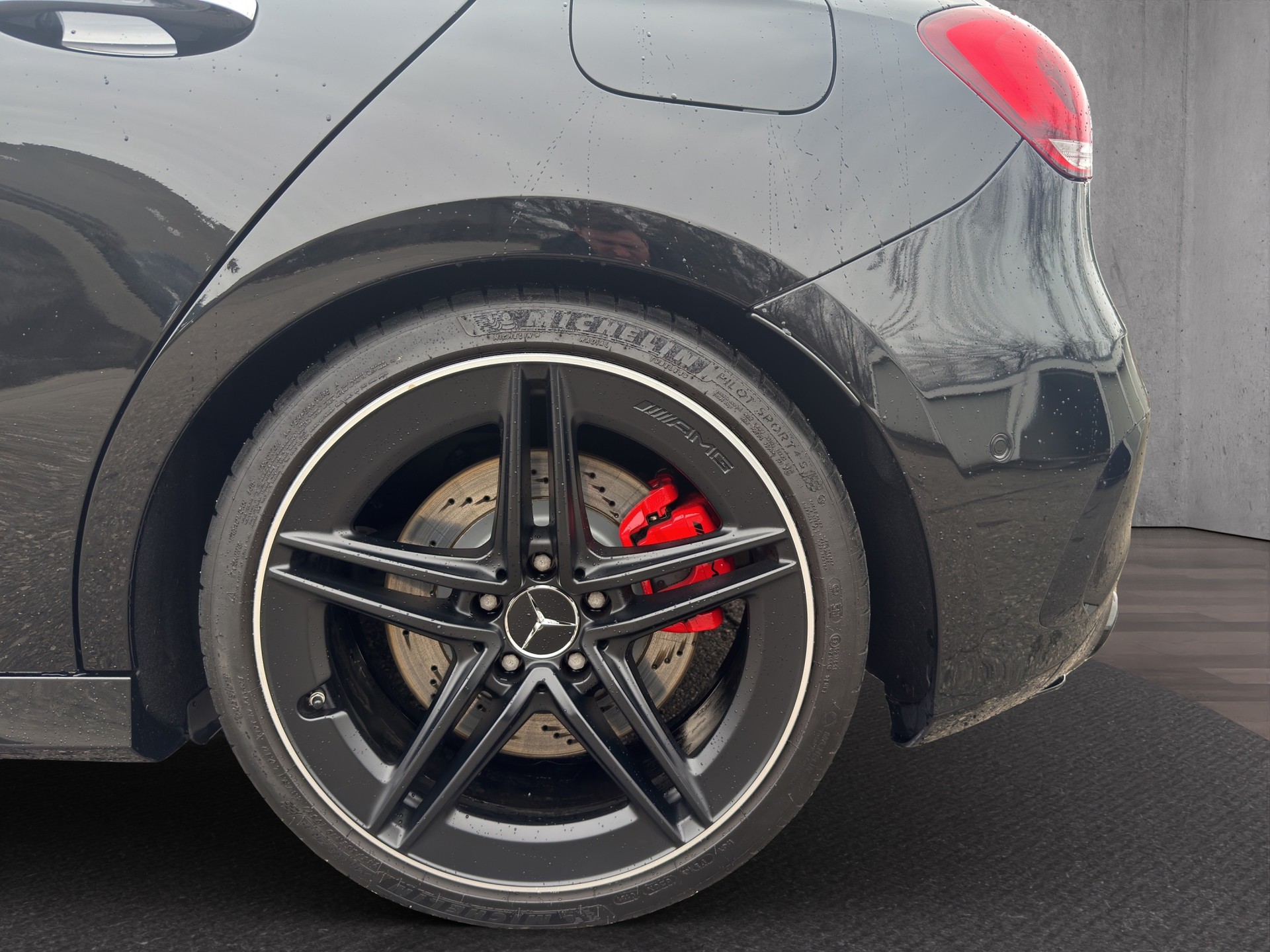MERCEDES-BENZ A 45 S AMG 4Matic+ Speedshift-image-16