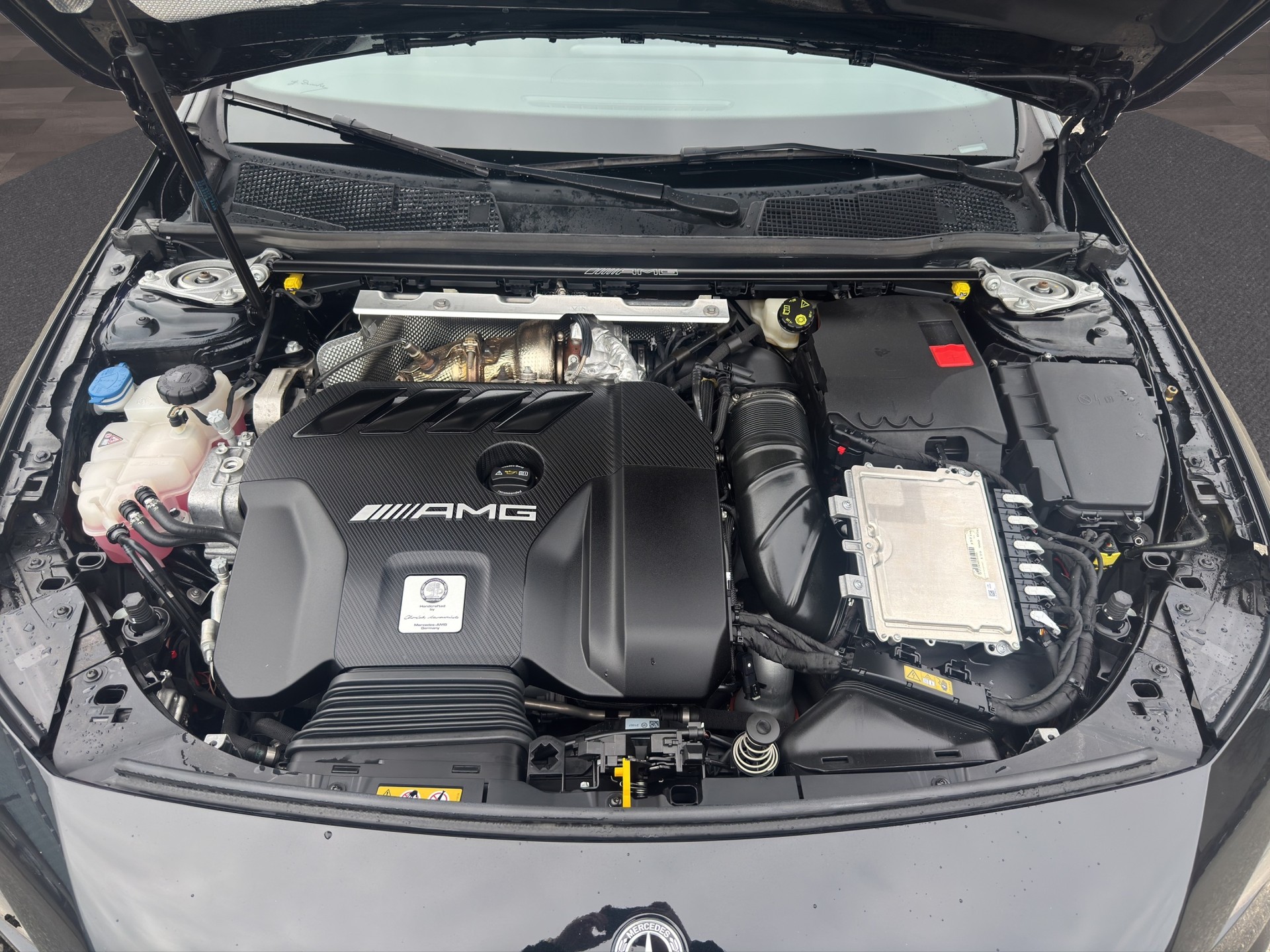 MERCEDES-BENZ A 45 S AMG 4Matic+ Speedshift-image-13
