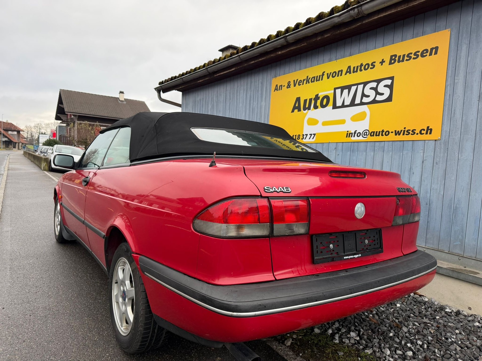 SAAB 900 SE 2.3i-16-image-9