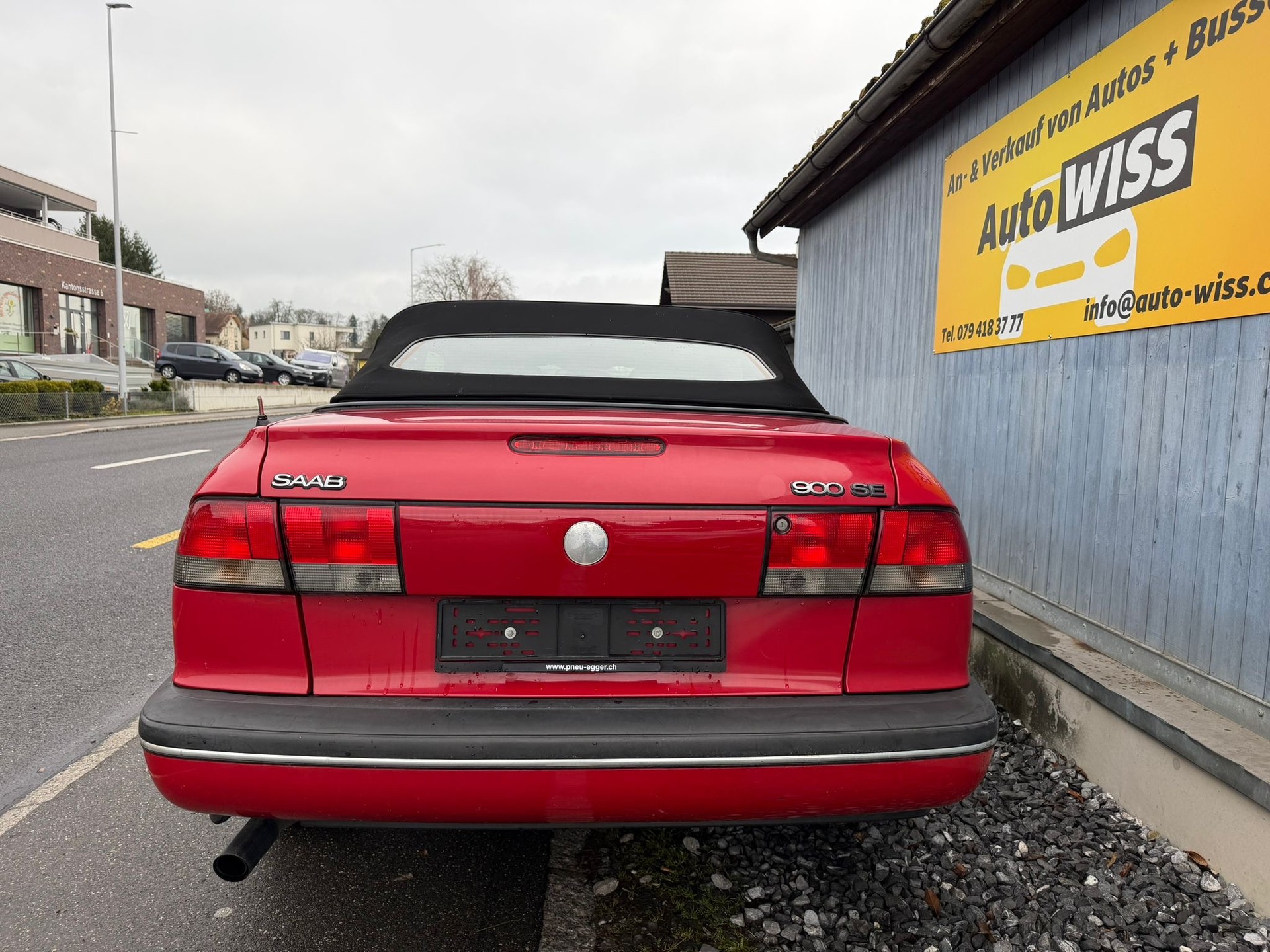 SAAB 900 SE 2.3i-16-showroom-element-3