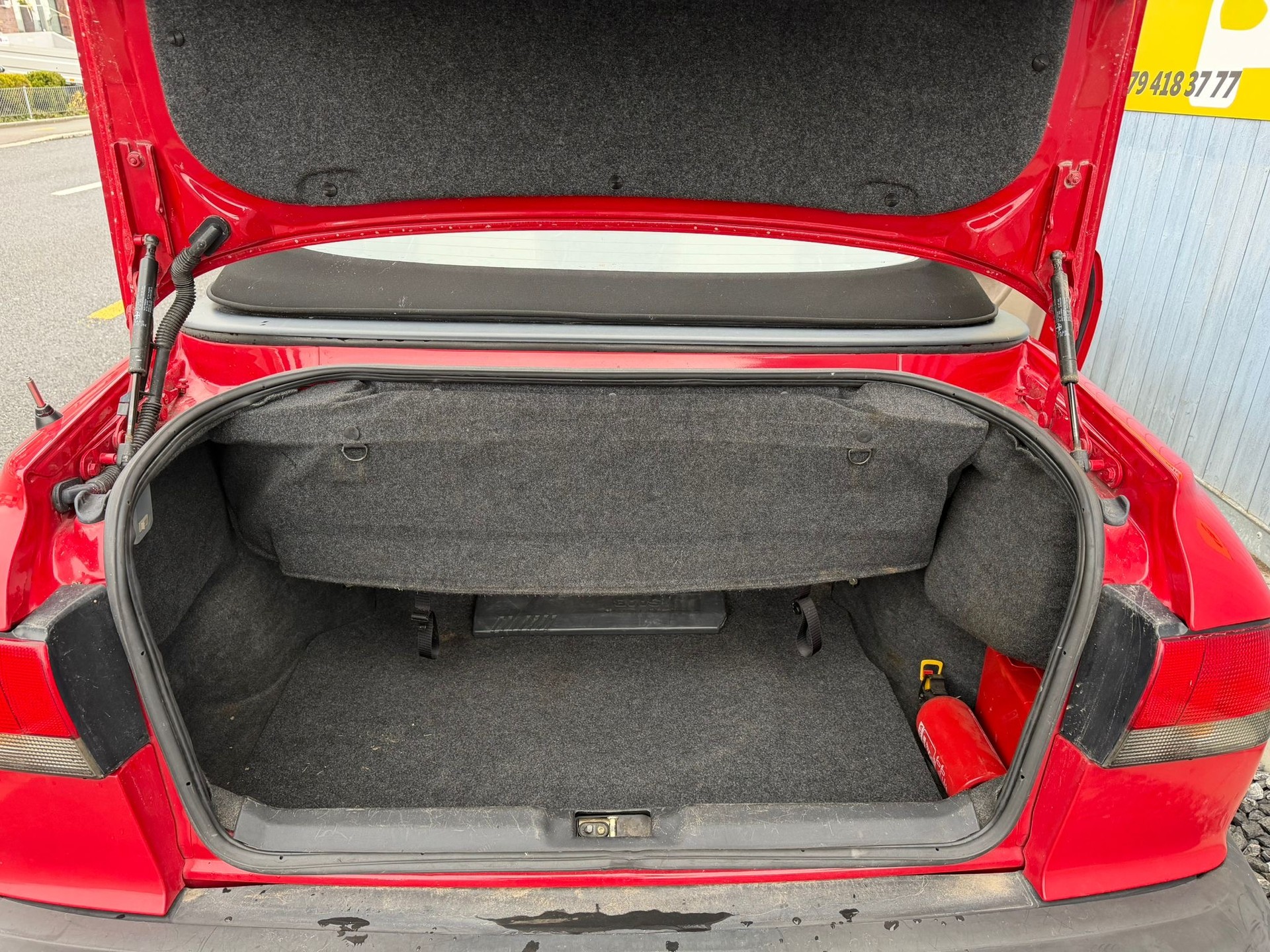 SAAB 900 SE 2.3i-16-image-43