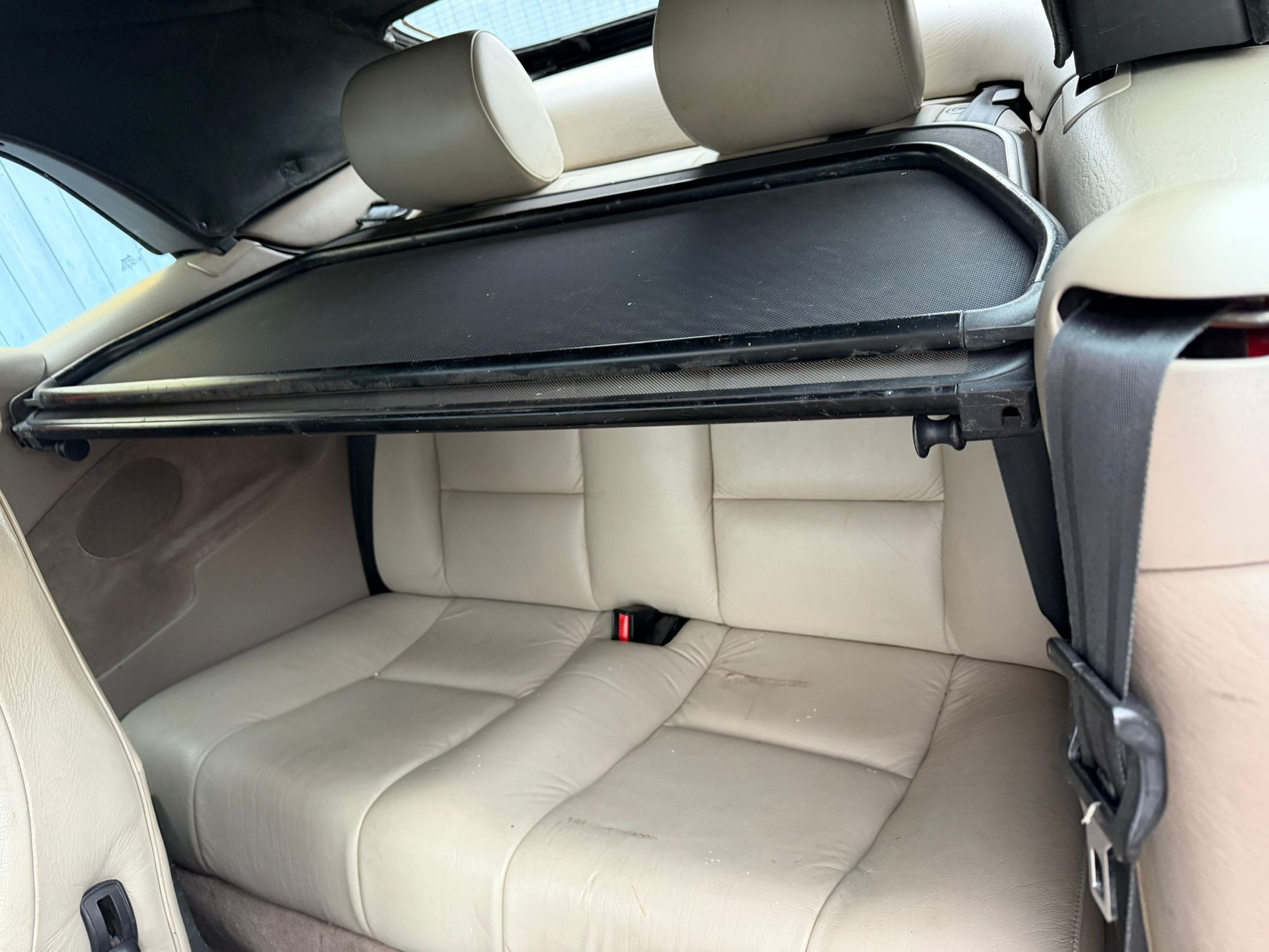 SAAB 900 SE 2.3i-16-image-22