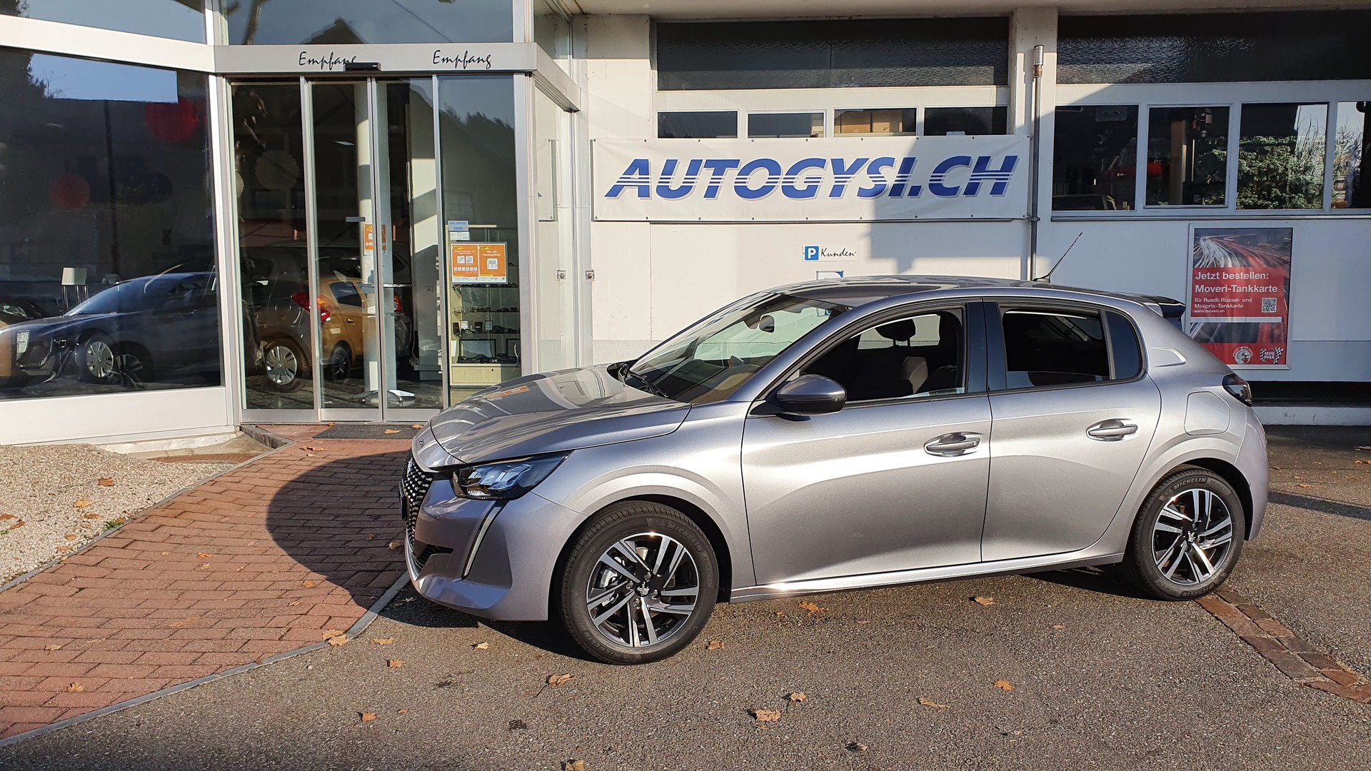 PEUGEOT 208 1.2 GS Sport-image-7