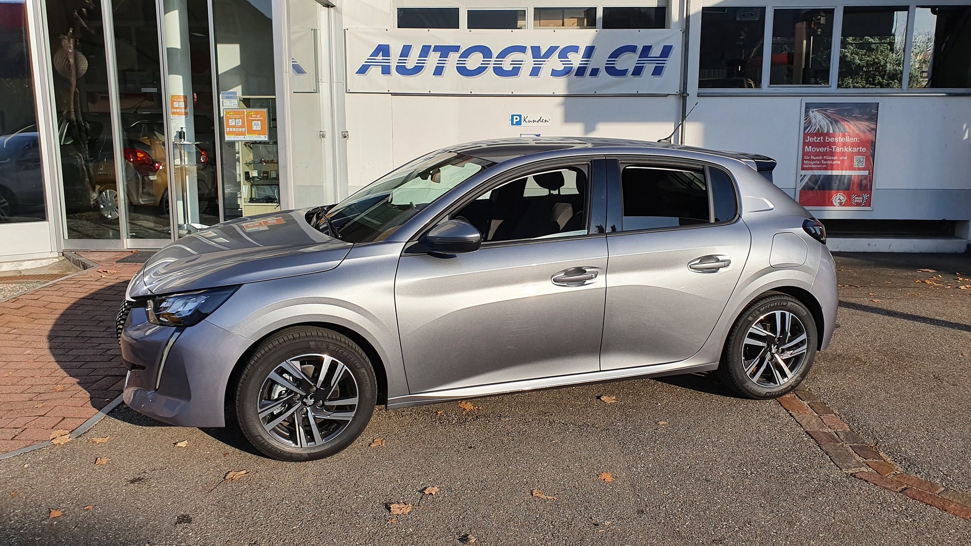 PEUGEOT 208 1.2 GS Sport-image-11