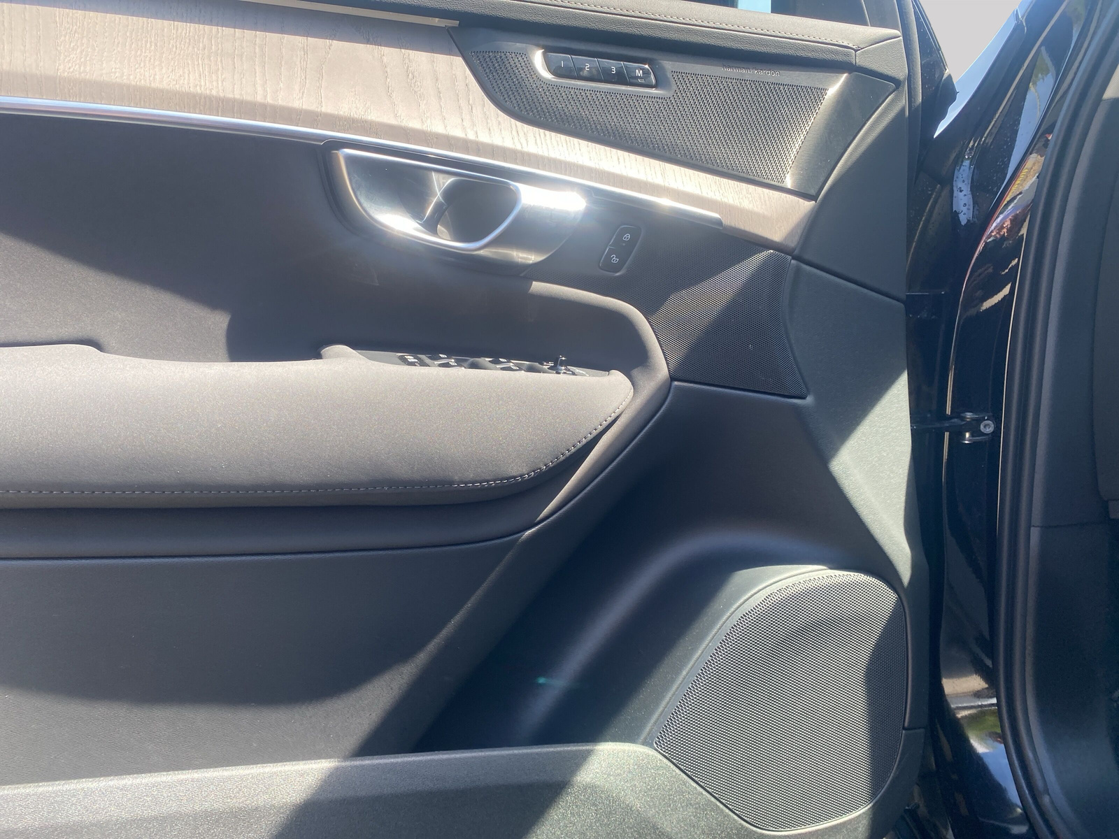 VOLVO XC90 T8 eAWD PluginHybrid Plus Dark Geartronic-image-14