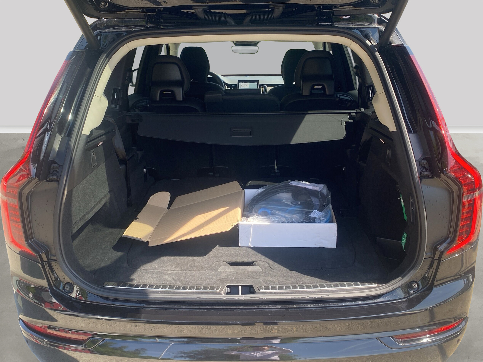 VOLVO XC90 T8 eAWD PluginHybrid Plus Dark Geartronic-image-6
