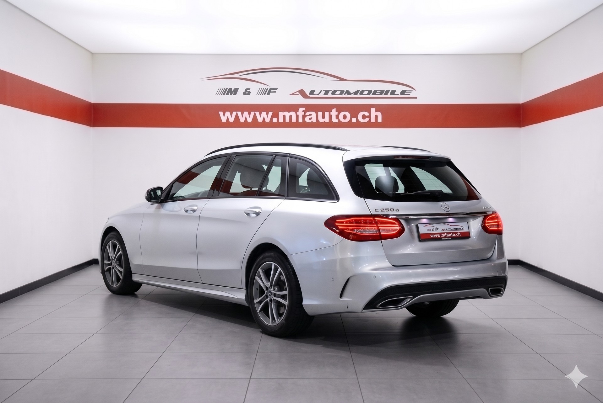 MERCEDES-BENZ C 250 d Swiss Star AMG Line 4m Kombi-showroom-element-3
