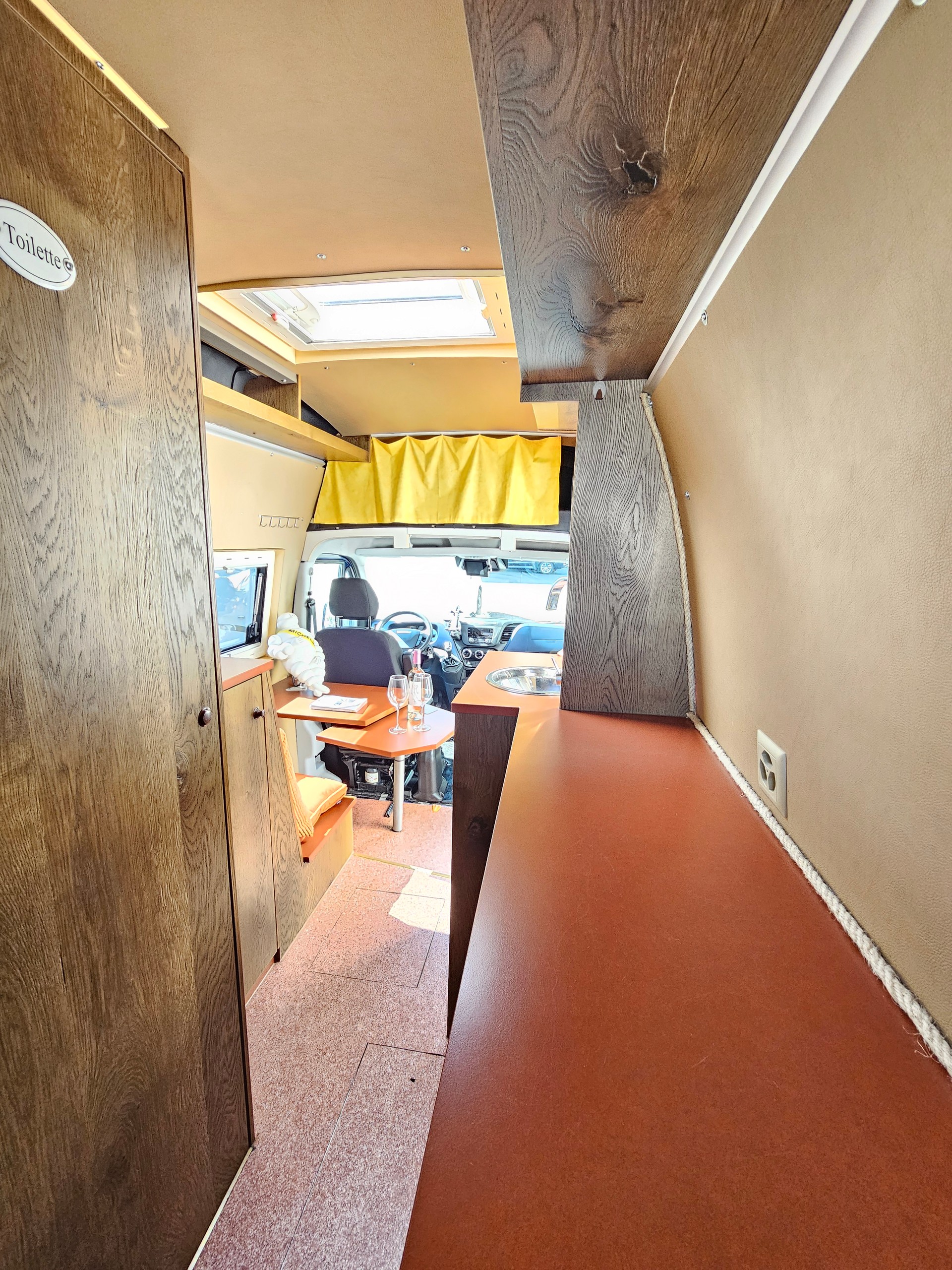 IVECO Camper-image-13