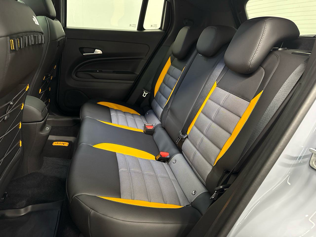 JEEP Avenger 1.2 Turbo MHEV The North Face 4xe-image-10