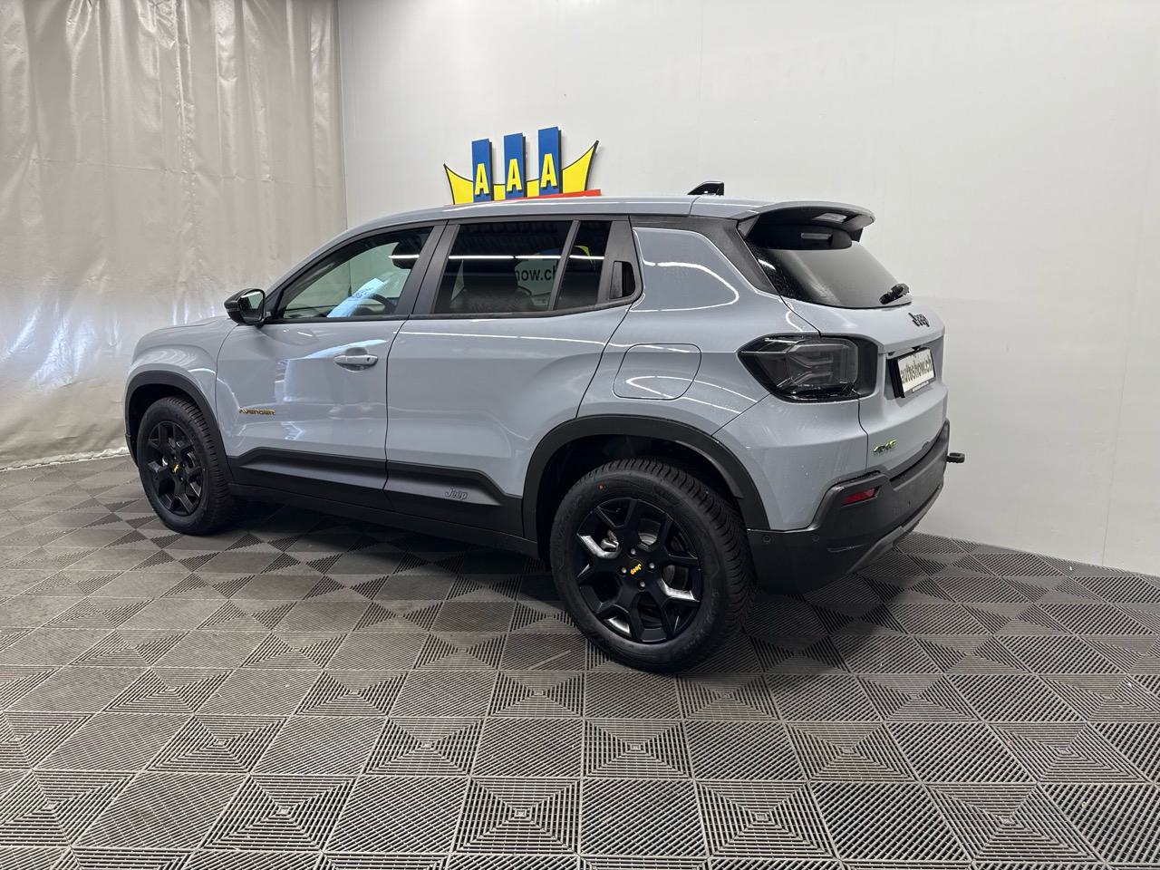 JEEP Avenger 1.2 Turbo MHEV The North Face 4xe-showroom-element-1