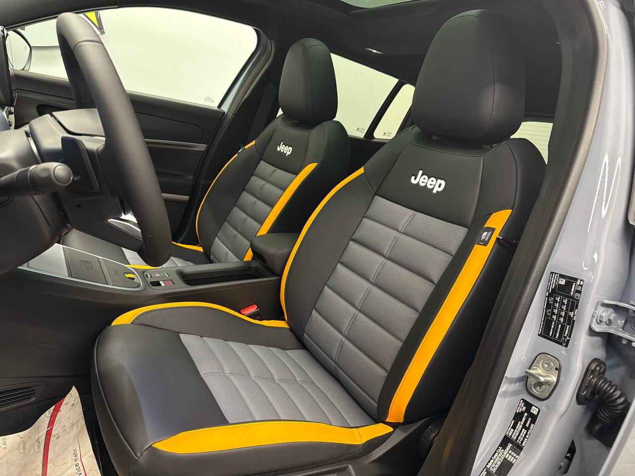 JEEP Avenger 1.2 Turbo MHEV The North Face 4xe-showroom-element-3