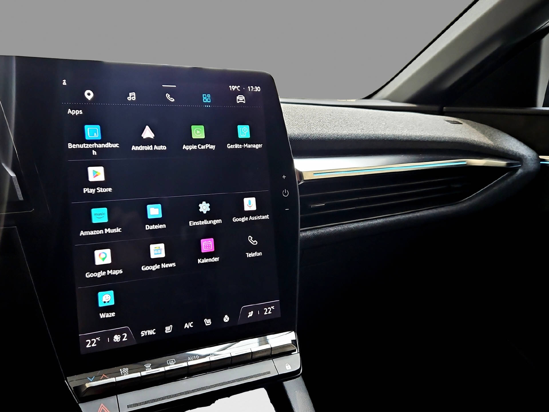 RENAULT Mégane E-Tech techno-image-10
