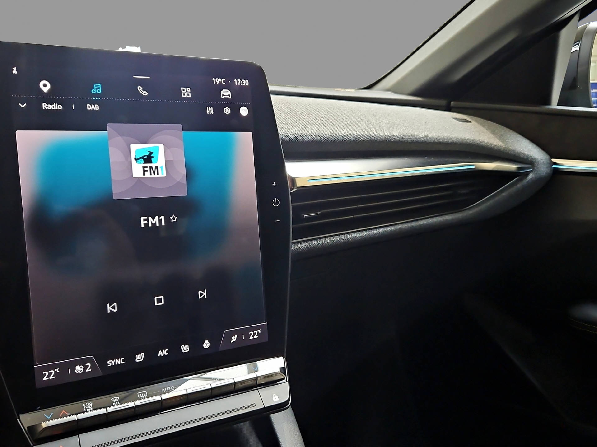 RENAULT Mégane E-Tech techno-image-11