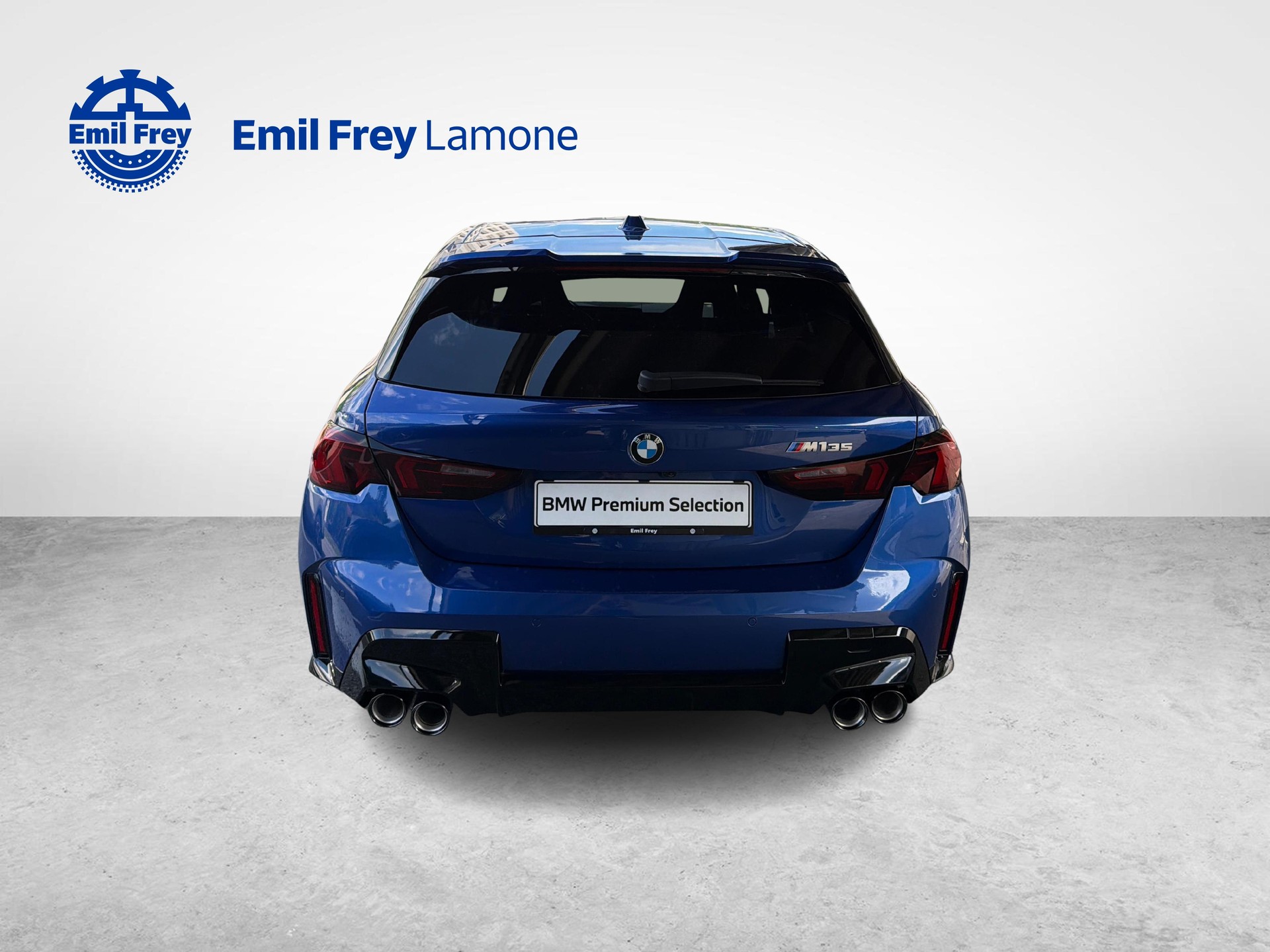 BMW M135i xDrive-showroom-element-3