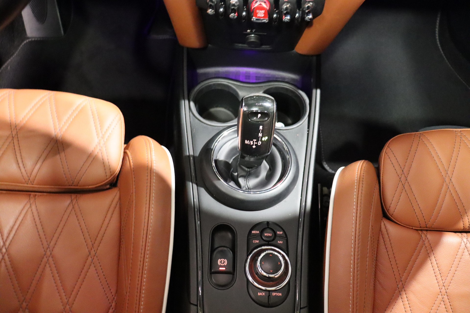 MINI Countryman F60 2.0i Cooper S SAG ALL4-image-10