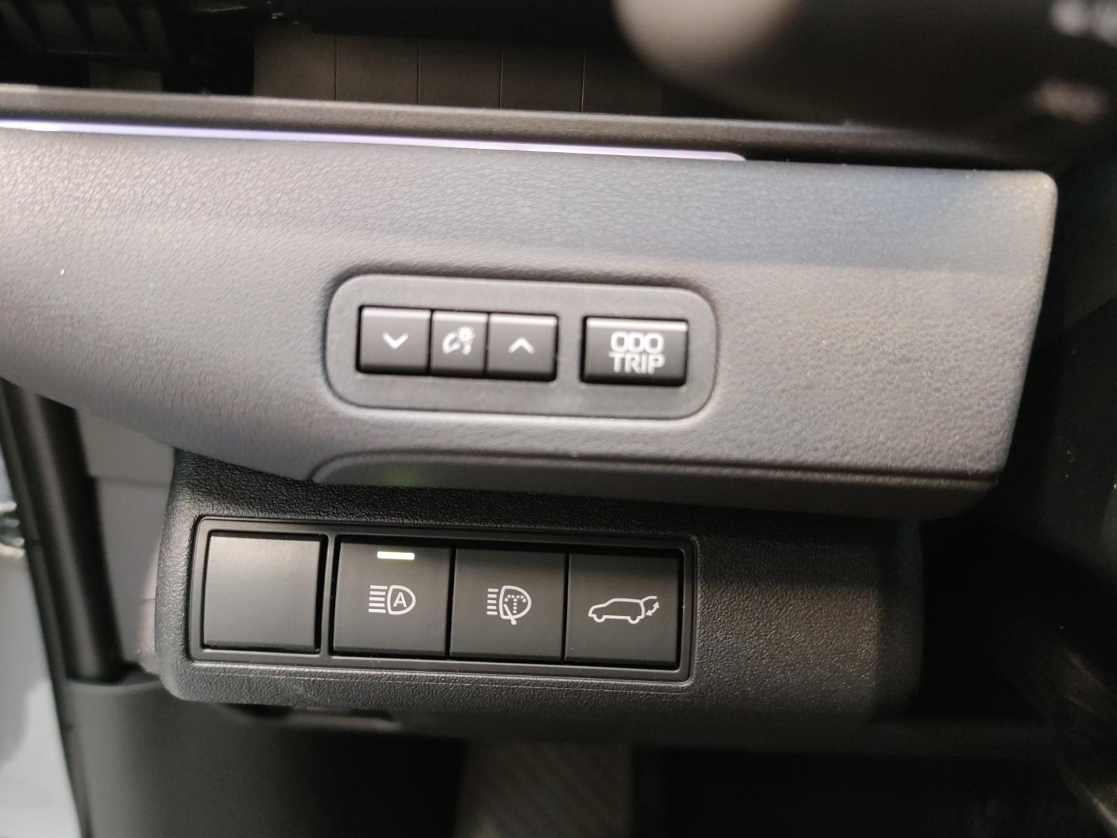 TOYOTA C-HR+ Style AWD-image-19