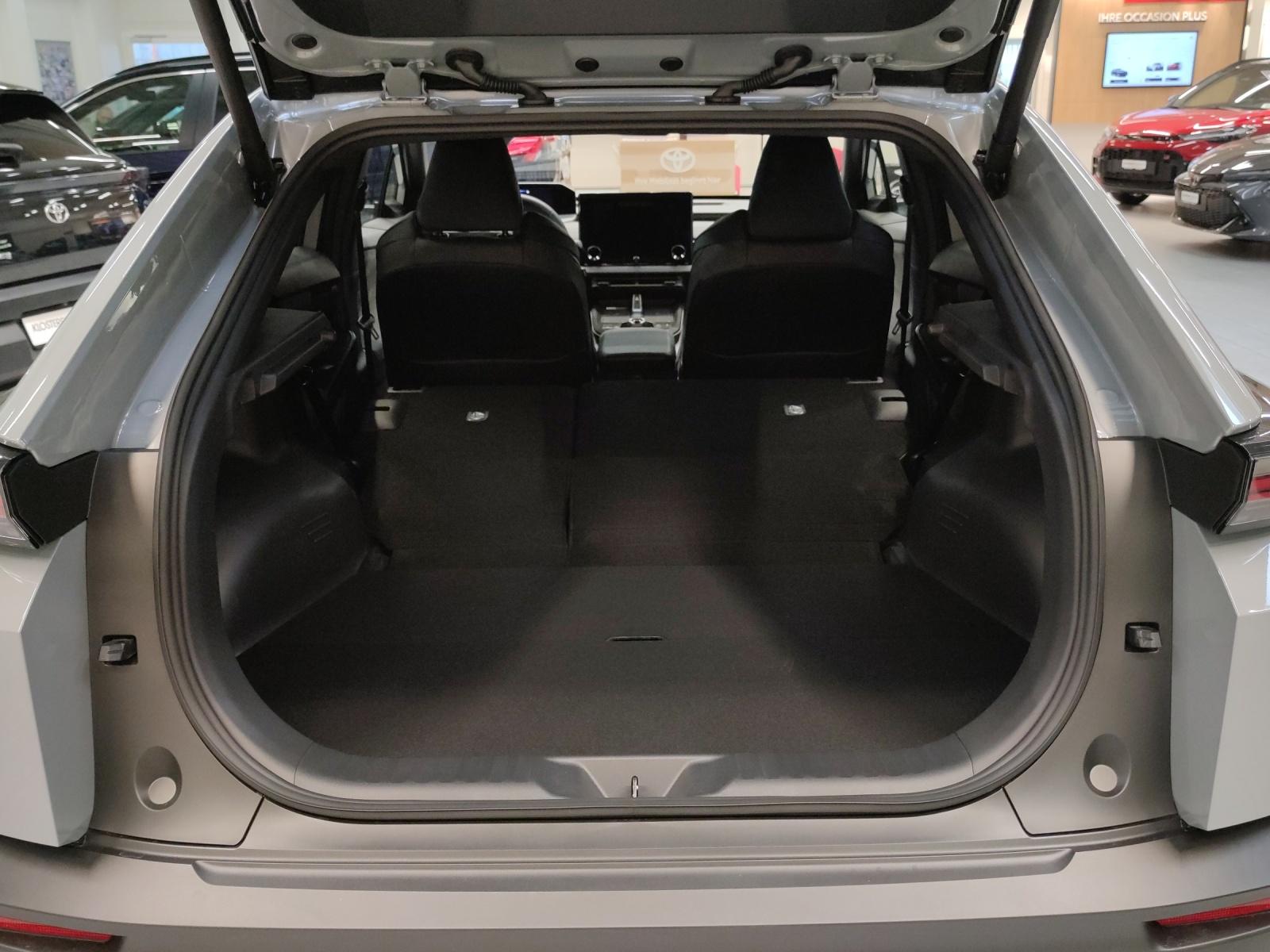 TOYOTA C-HR+ Style AWD-image-8