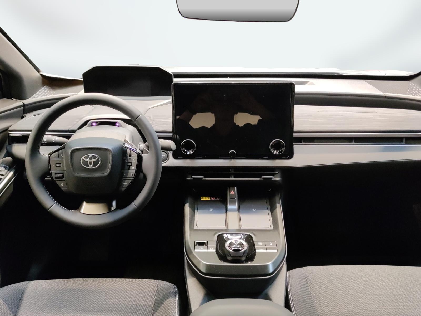 TOYOTA C-HR+ Style AWD-image-11