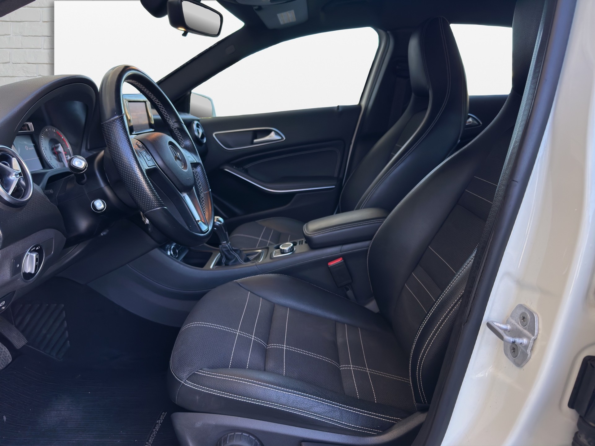 MERCEDES-BENZ A 200 Urban-image-9