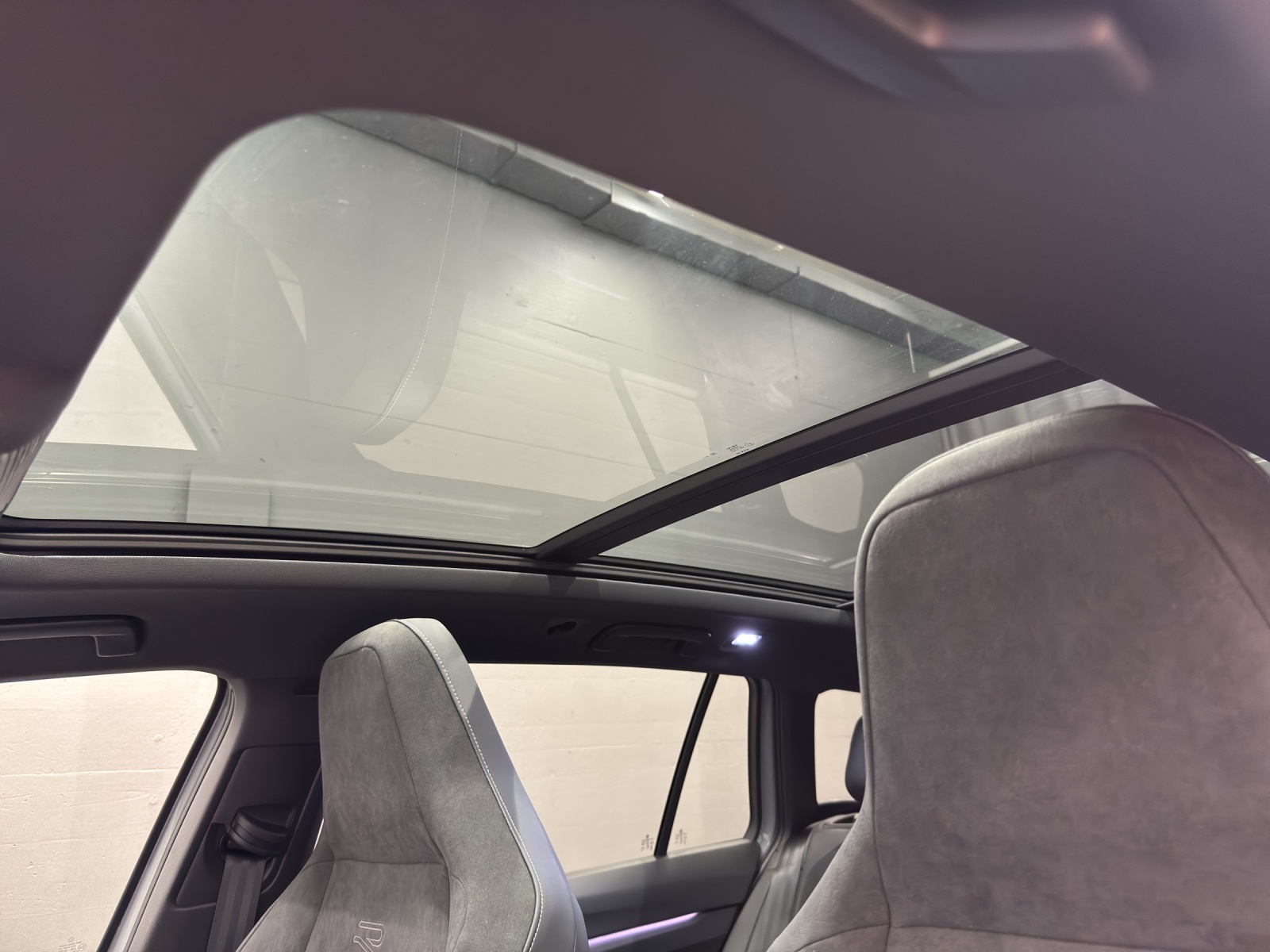 VW Golf VIII Variant 2.0 TSI R-Line DSG 4motion-image-15