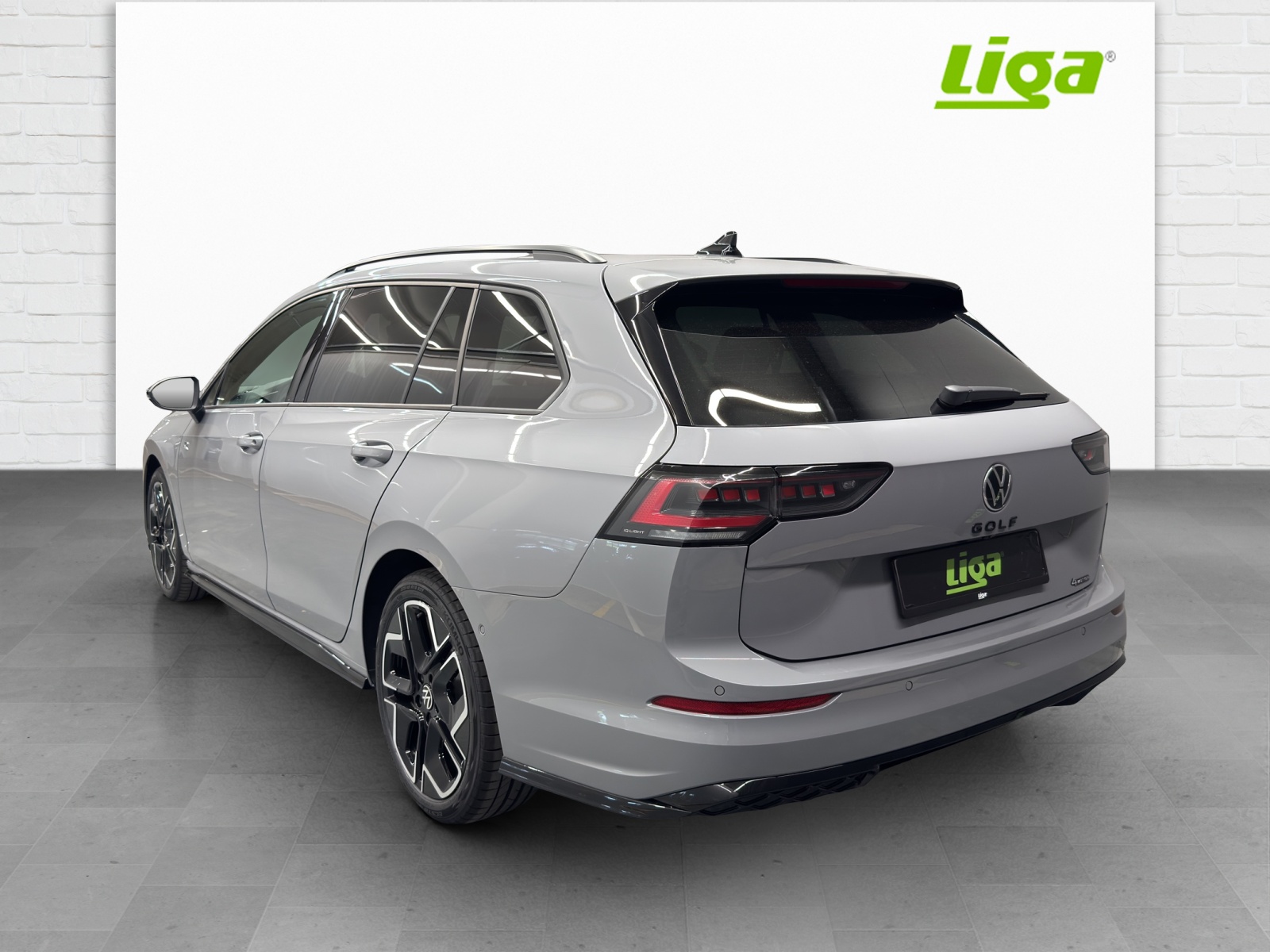 VW Golf VIII Variant 2.0 TSI R-Line DSG 4motion-showroom-element-3