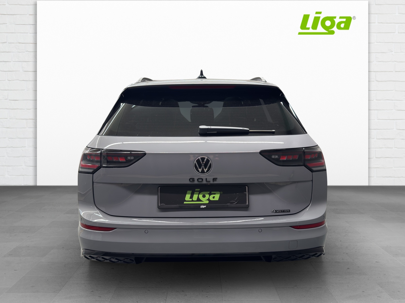 VW Golf VIII Variant 2.0 TSI R-Line DSG 4motion-image-4