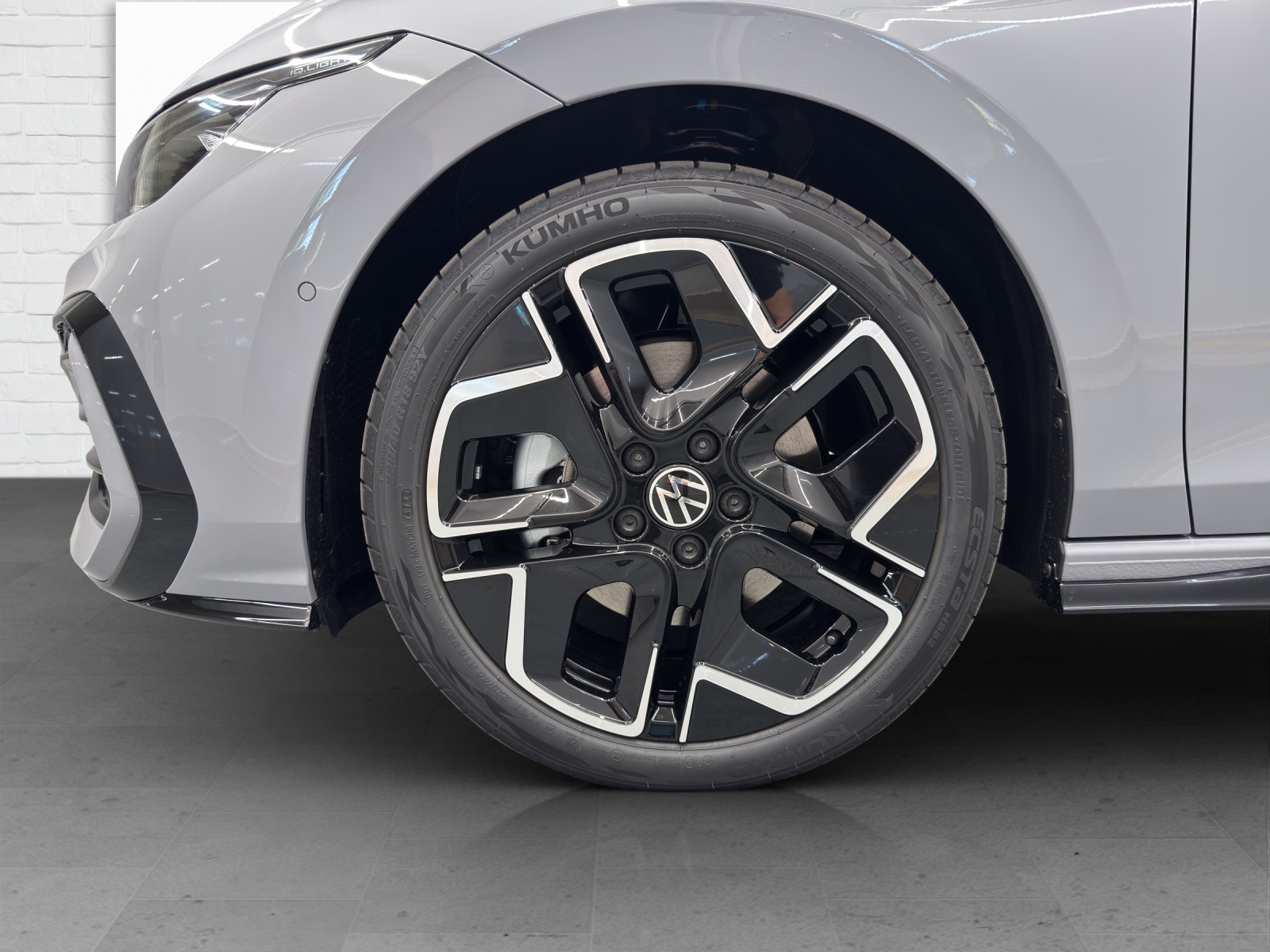VW Golf VIII Variant 2.0 TSI R-Line DSG 4motion-image-5