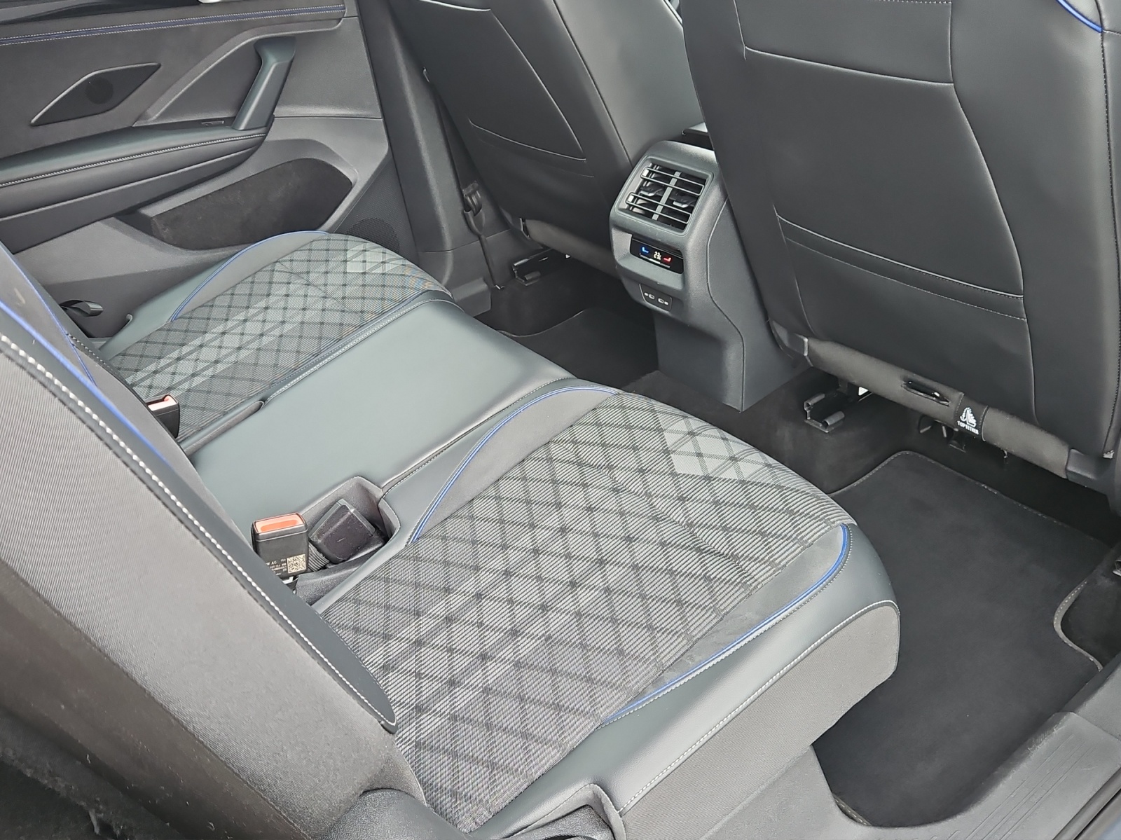 VW Tayron 2.0 TSI R-Line DSG 4Motion-image-20