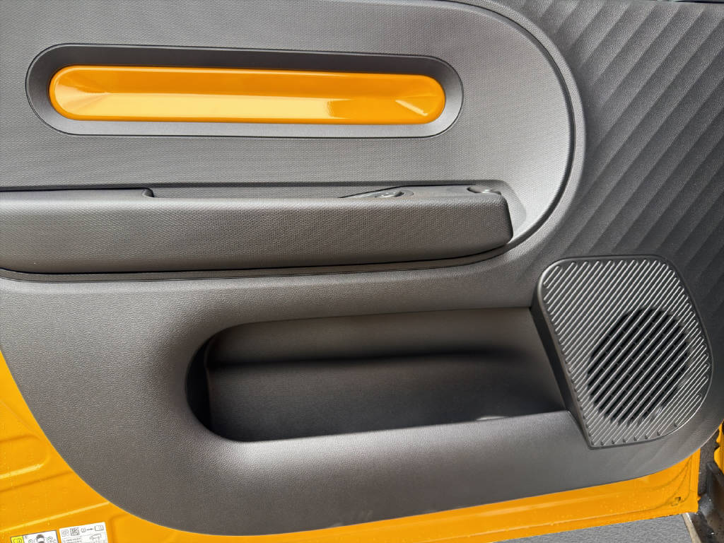 RENAULT Twingo E-Tech Urban Range techno-image-6