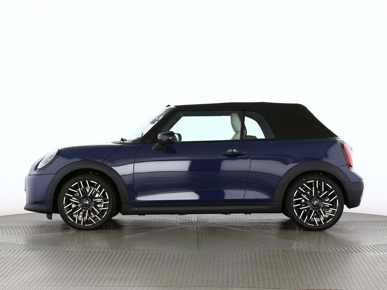 MINI Cooper S Cabriolet DKG-showroom-element-2