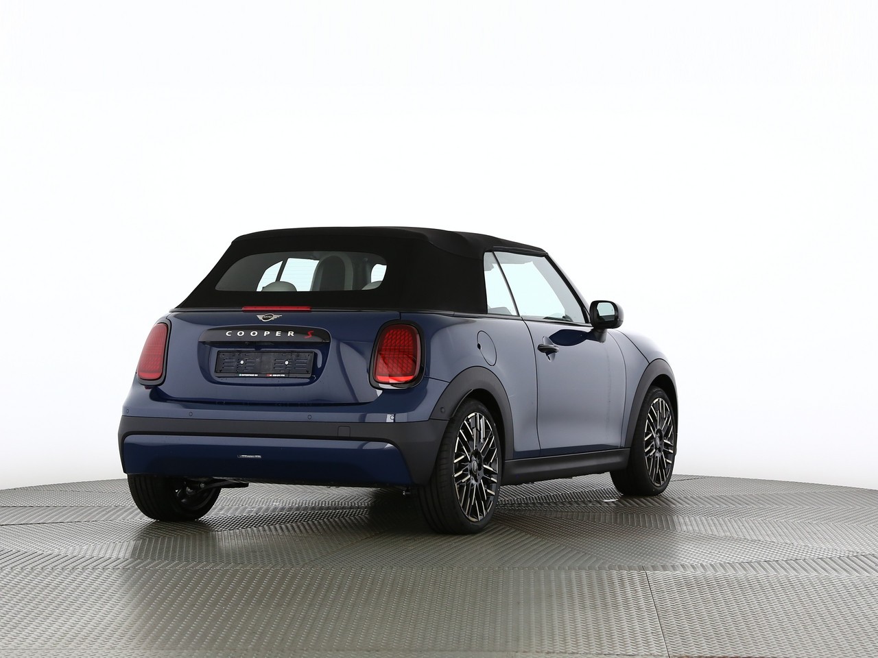 MINI Cooper S Cabriolet DKG-showroom-element-1