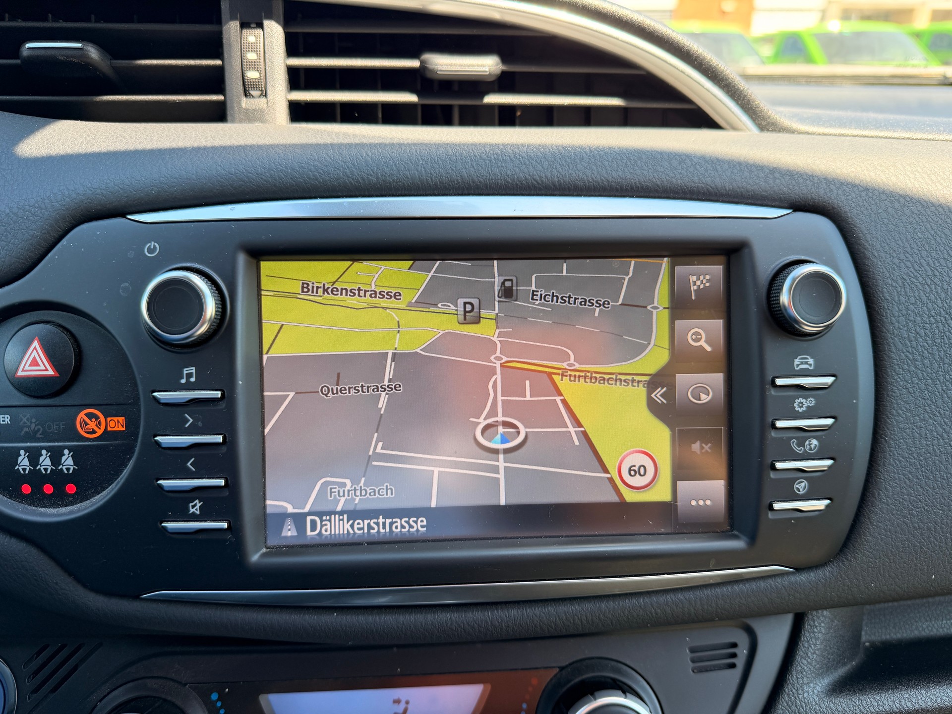 TOYOTA Yaris 1.5 VVT-i Hybrid Trend e-CVT-image-8