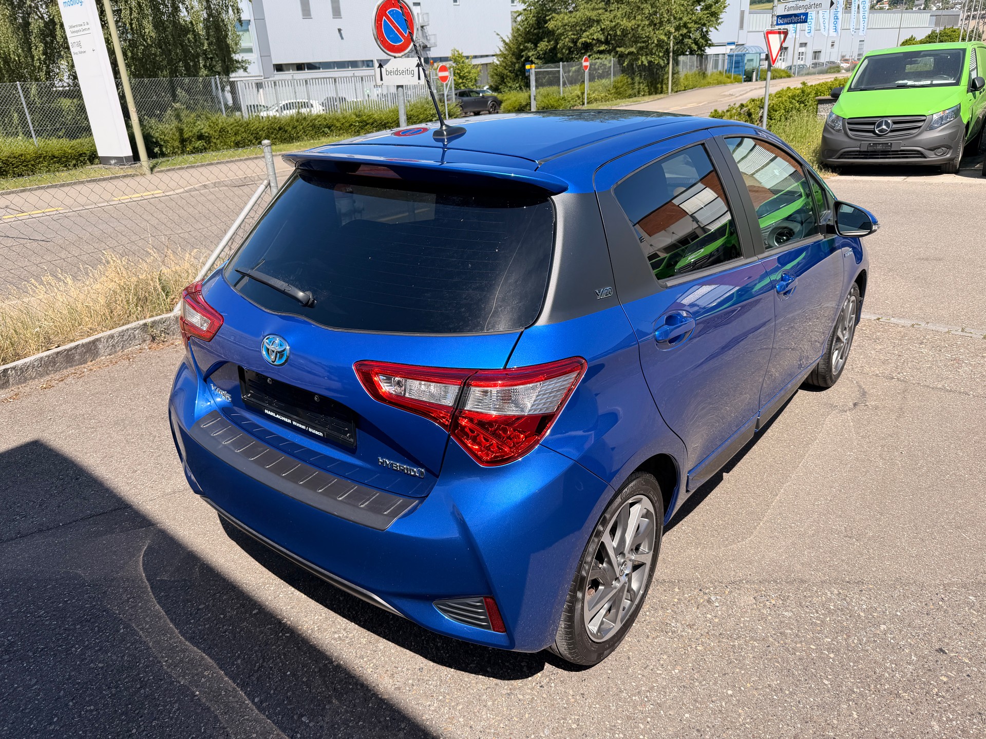 TOYOTA Yaris 1.5 VVT-i Hybrid Trend e-CVT-image-3