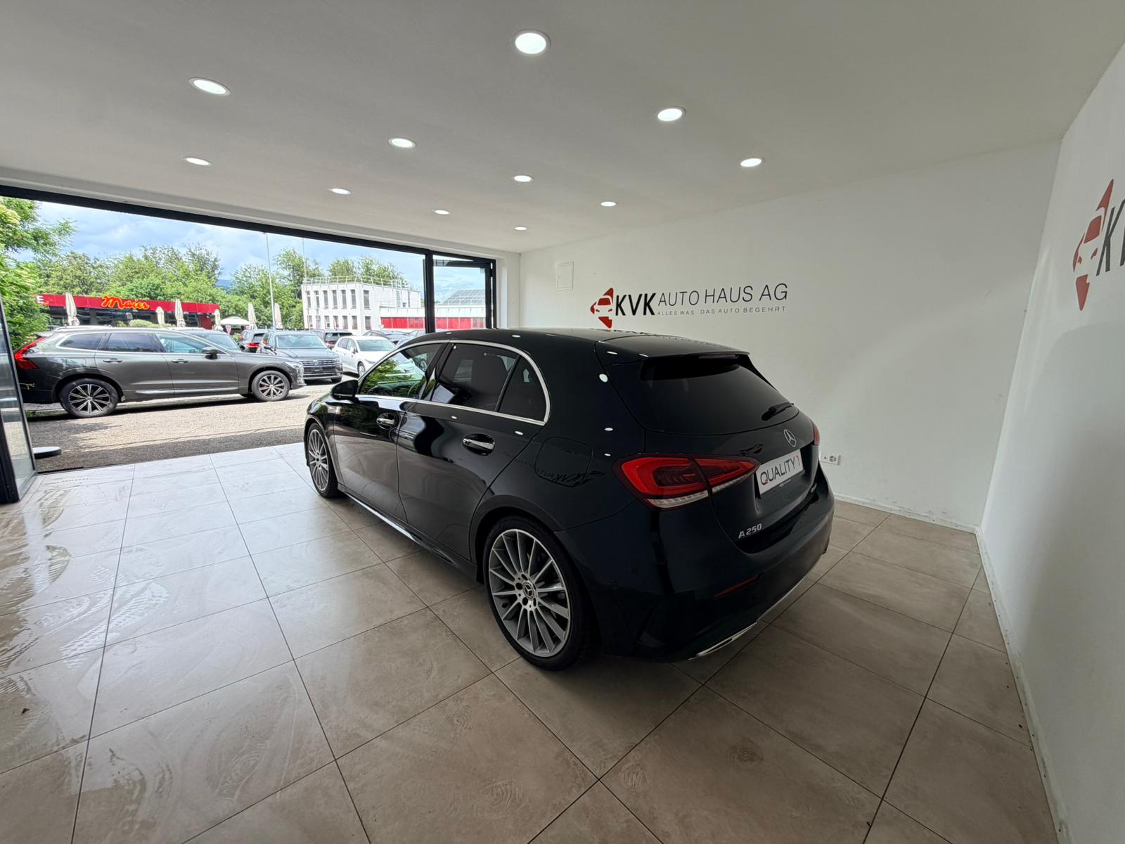 MERCEDES-BENZ A 250 4Matic AMG Line 4Matic 7G-DCT*CH Fahrzeug*4x4*-image-4
