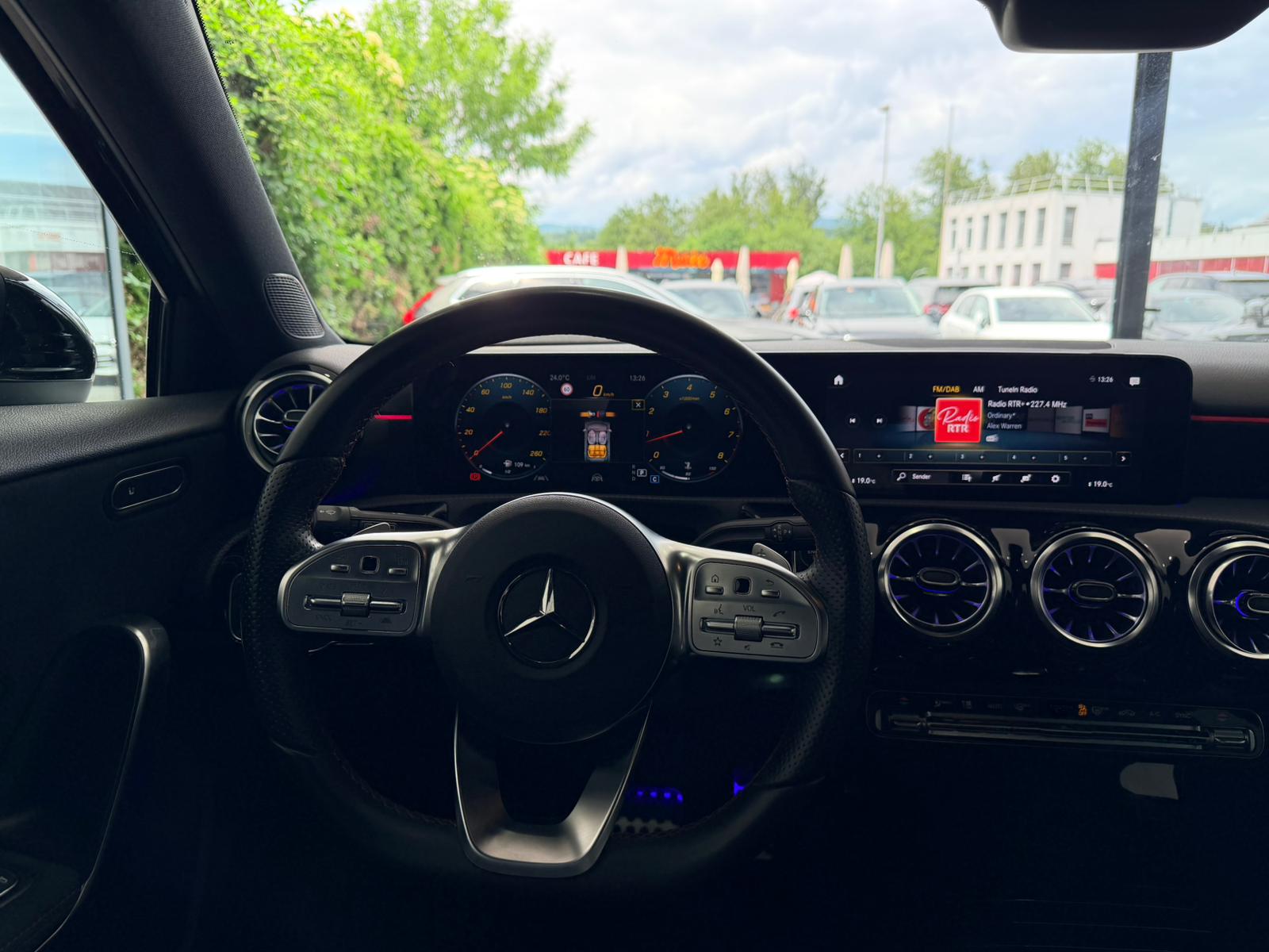 MERCEDES-BENZ A 250 4Matic AMG Line 4Matic 7G-DCT*CH Fahrzeug*4x4*-image-11